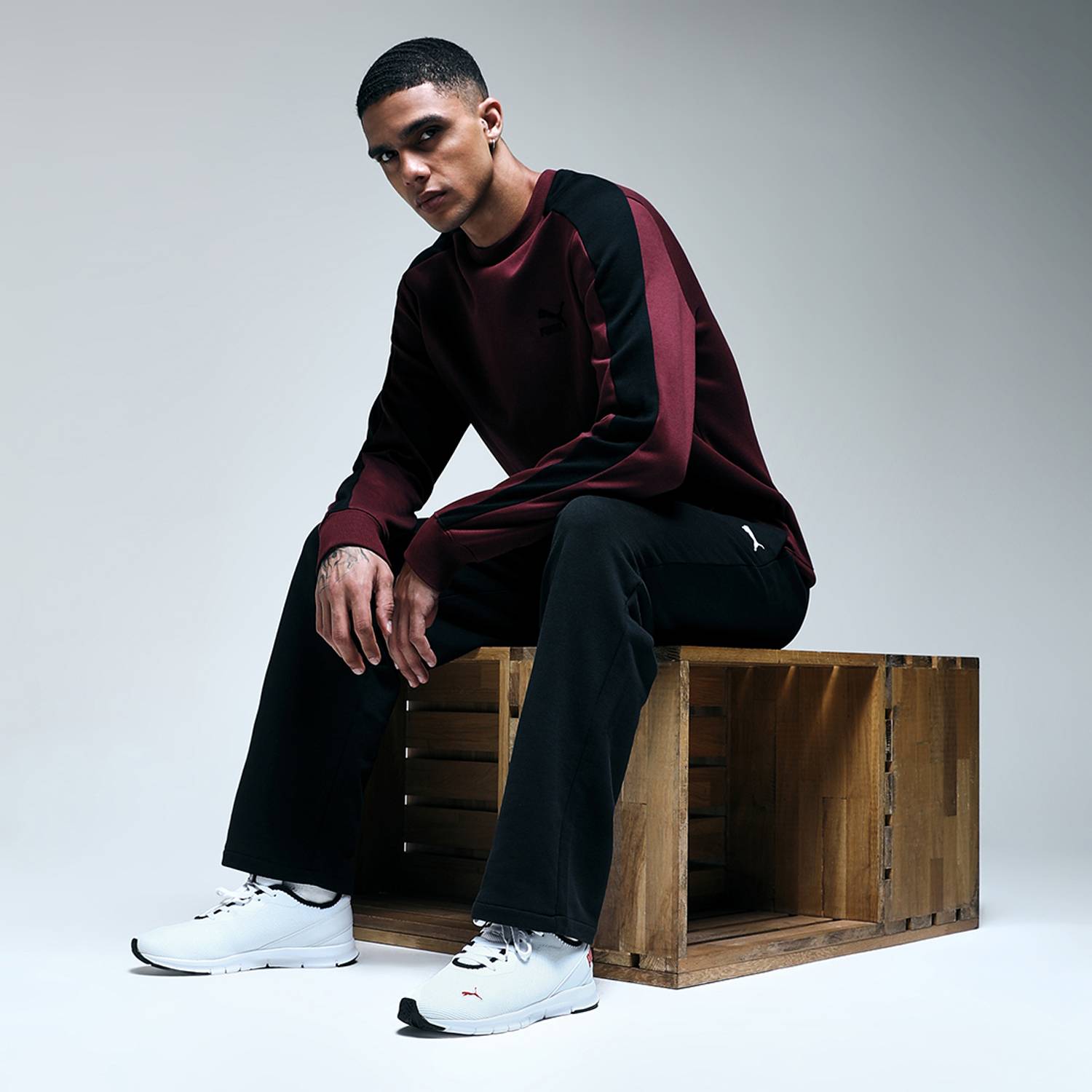 PUMA Hustle V2 Sneakers For Men White - Image 2