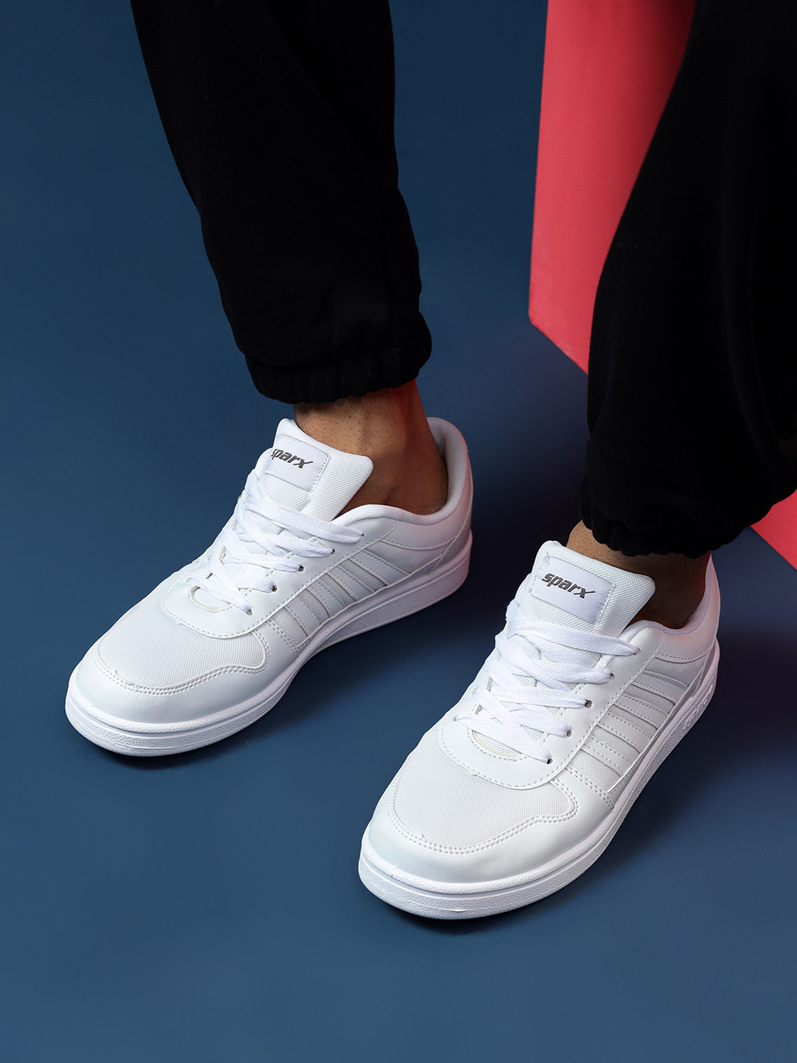 sparx white sneakers flipkart