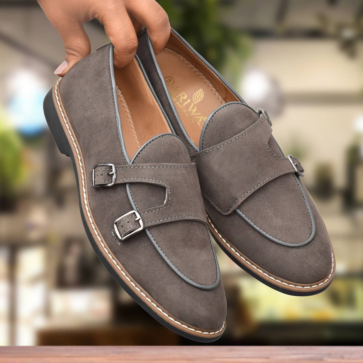 ARIWA Men's Lightweight Loafers - Image 1
