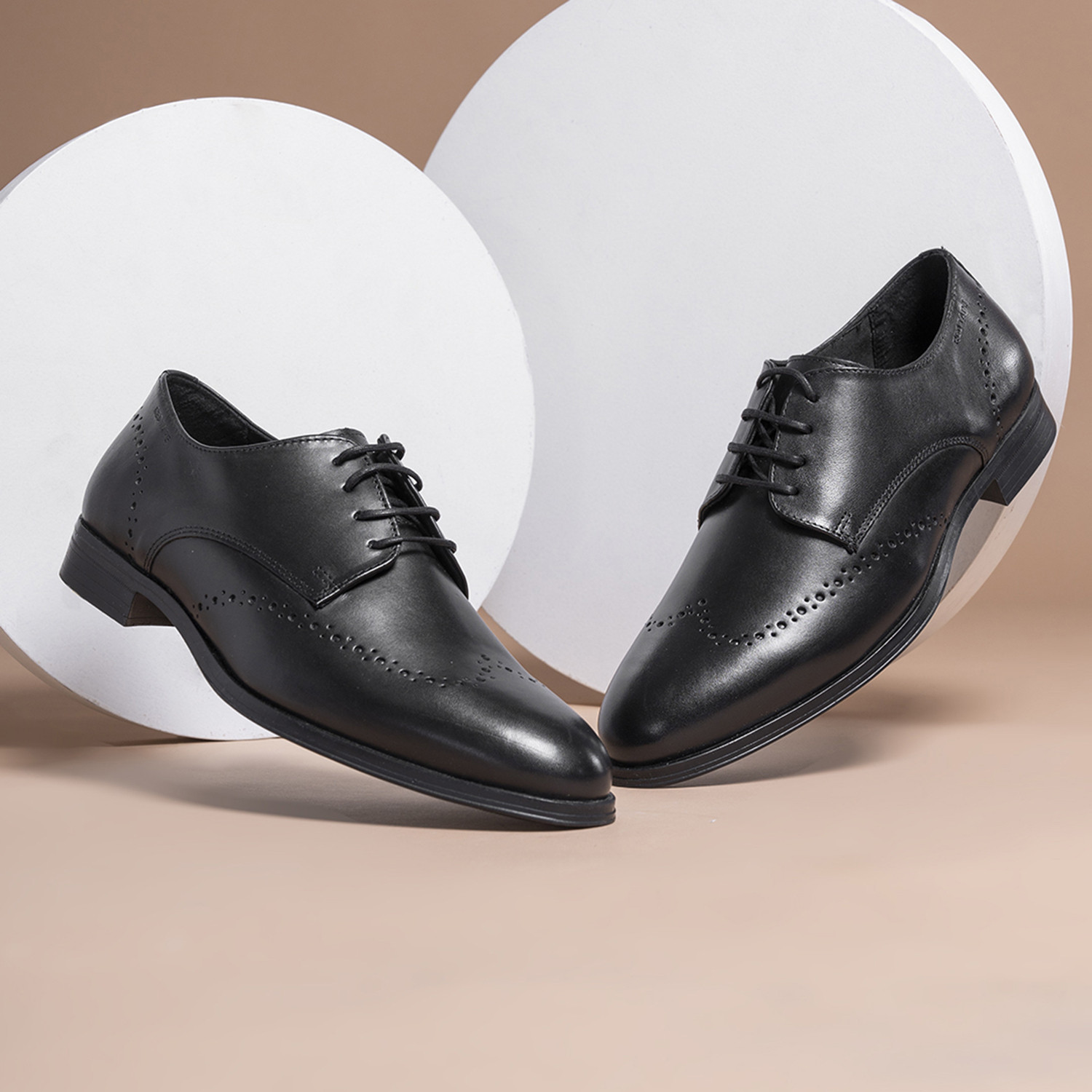 Image of RED TAPE Slip-Resistance, Dynamic Feet Support, Arch Support & Impact Resistant comfort Derby For Men