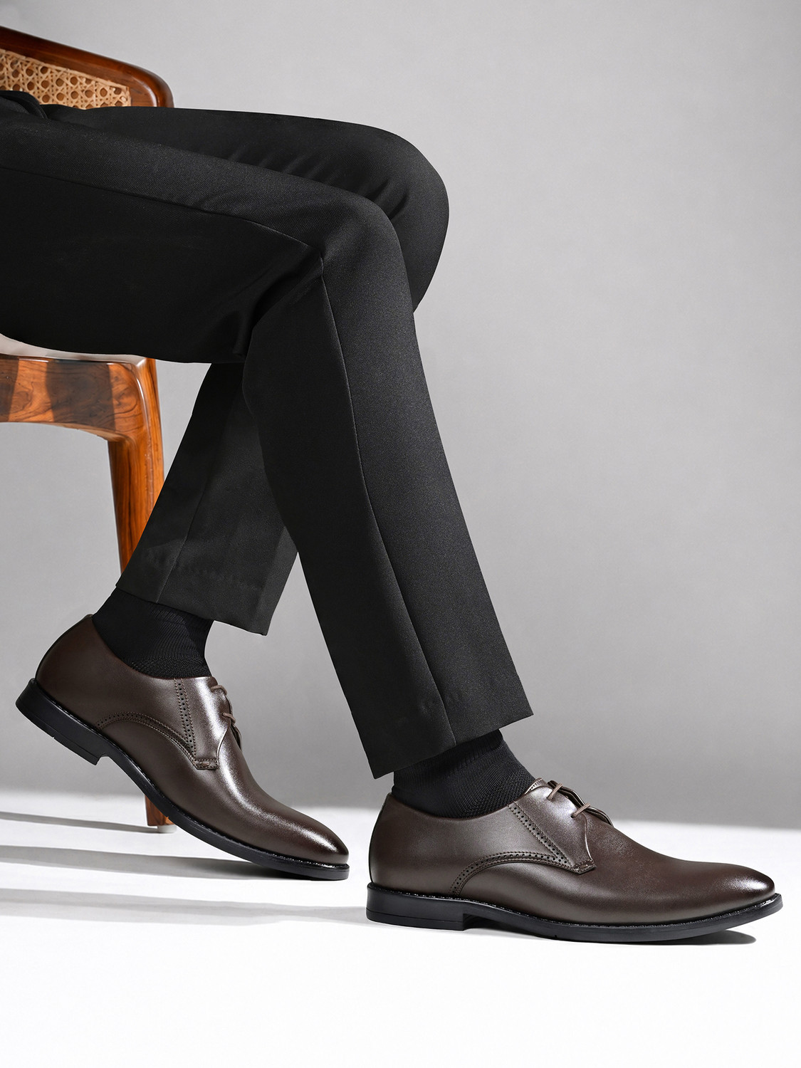 Image of LOUIS STITCH Men's Brunette Brown Formal Lace-Up Derby Shoes Derby For Men