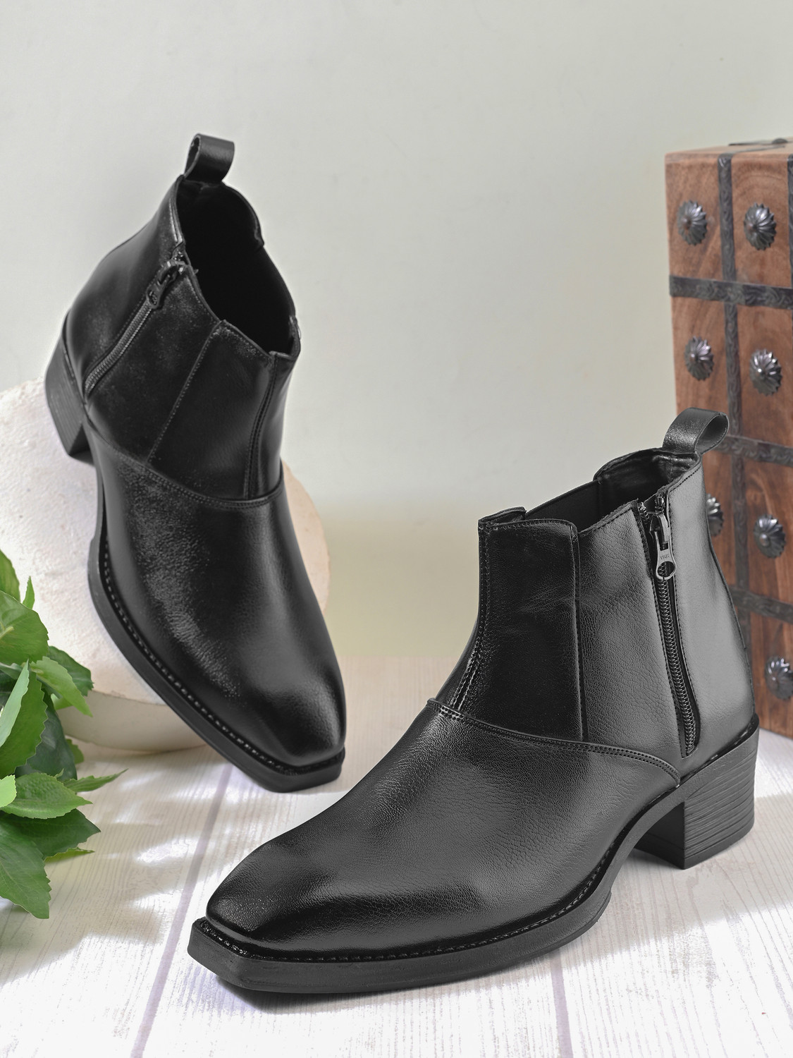 Image of KILLER Chelsea Chain Boots Boots For Men