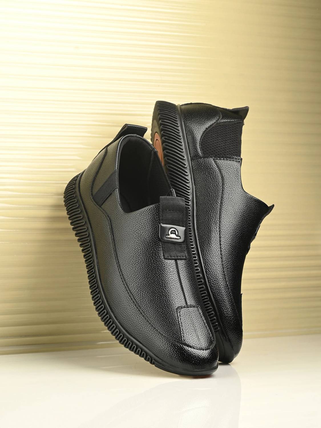 Server Men's PU Synthetic Leather Casuals