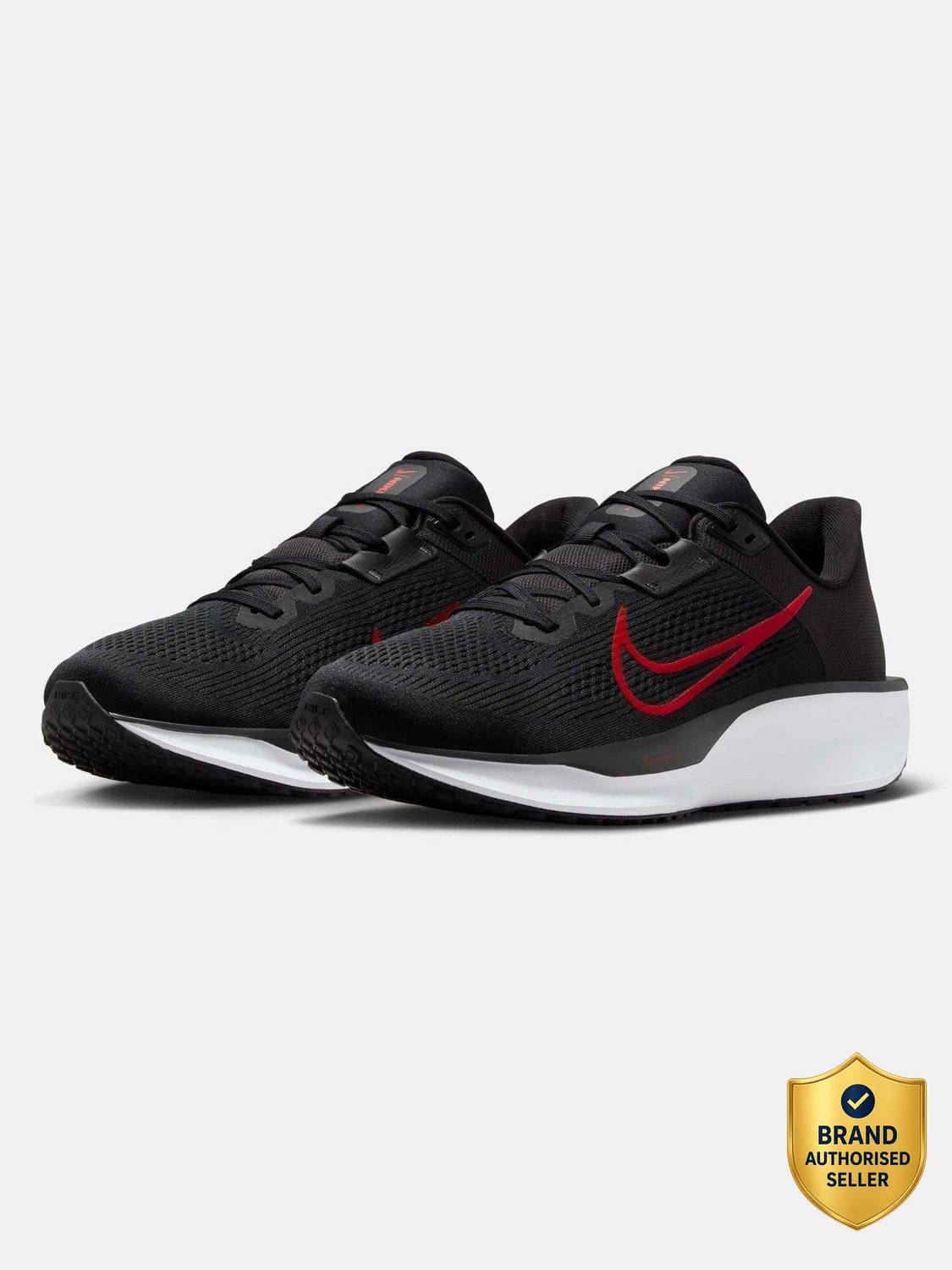 NIKE Quest 6 Men Black Running Shoes - Image 1