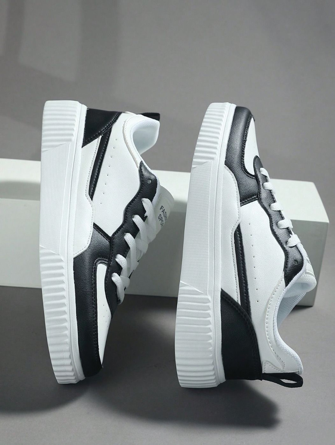 Image of lejano Sneakers For Men