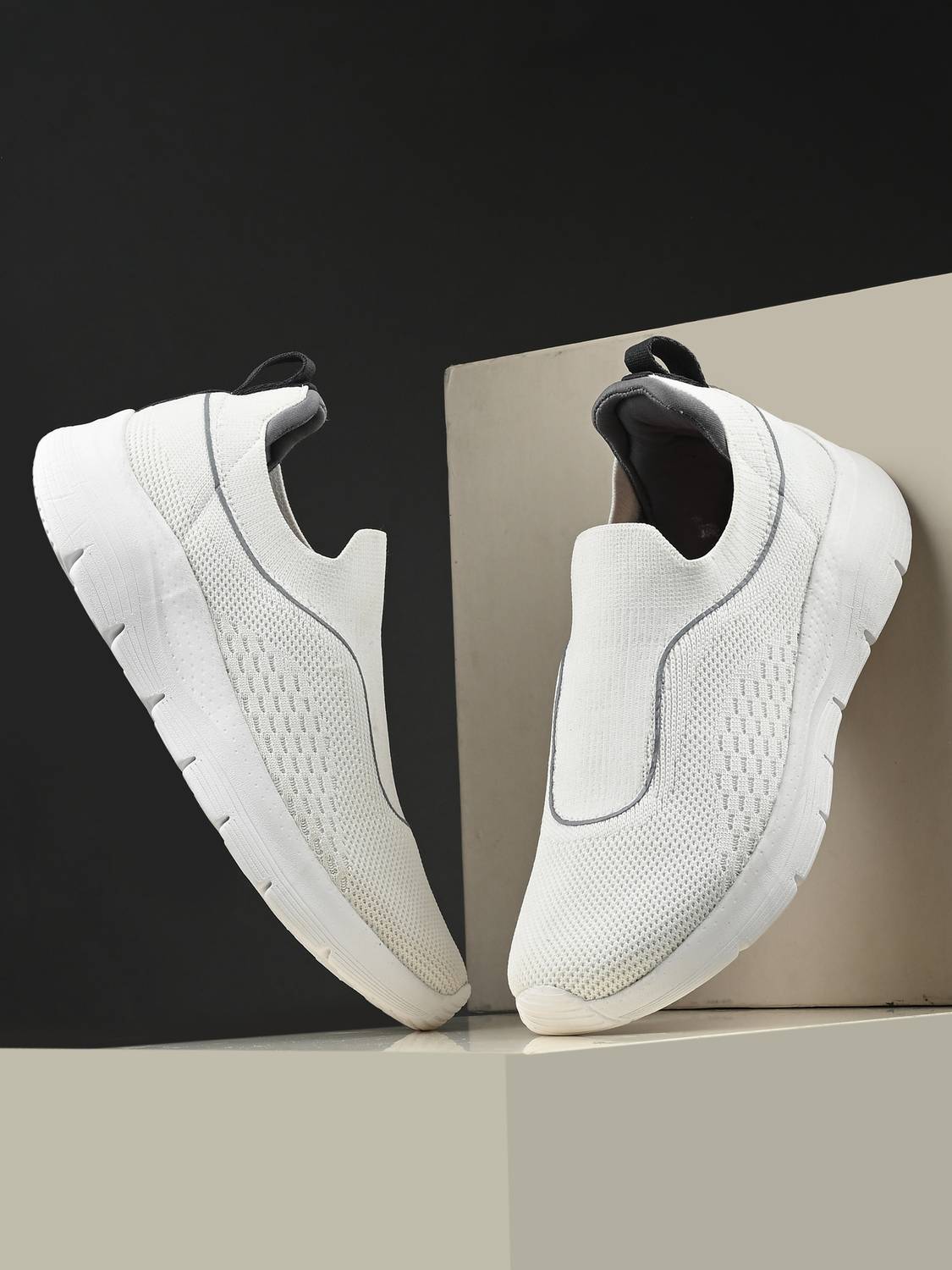 HRX by Hrithik Roshan 075 05 Walking Shoes For Women (Off White ,