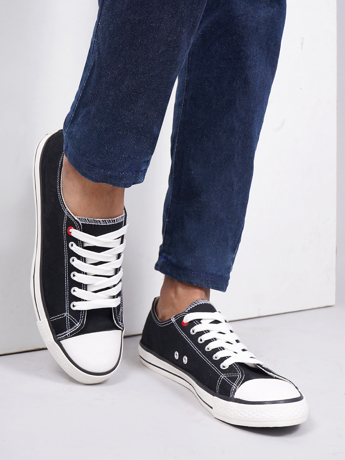 Image of Roadster Sneakers For Men