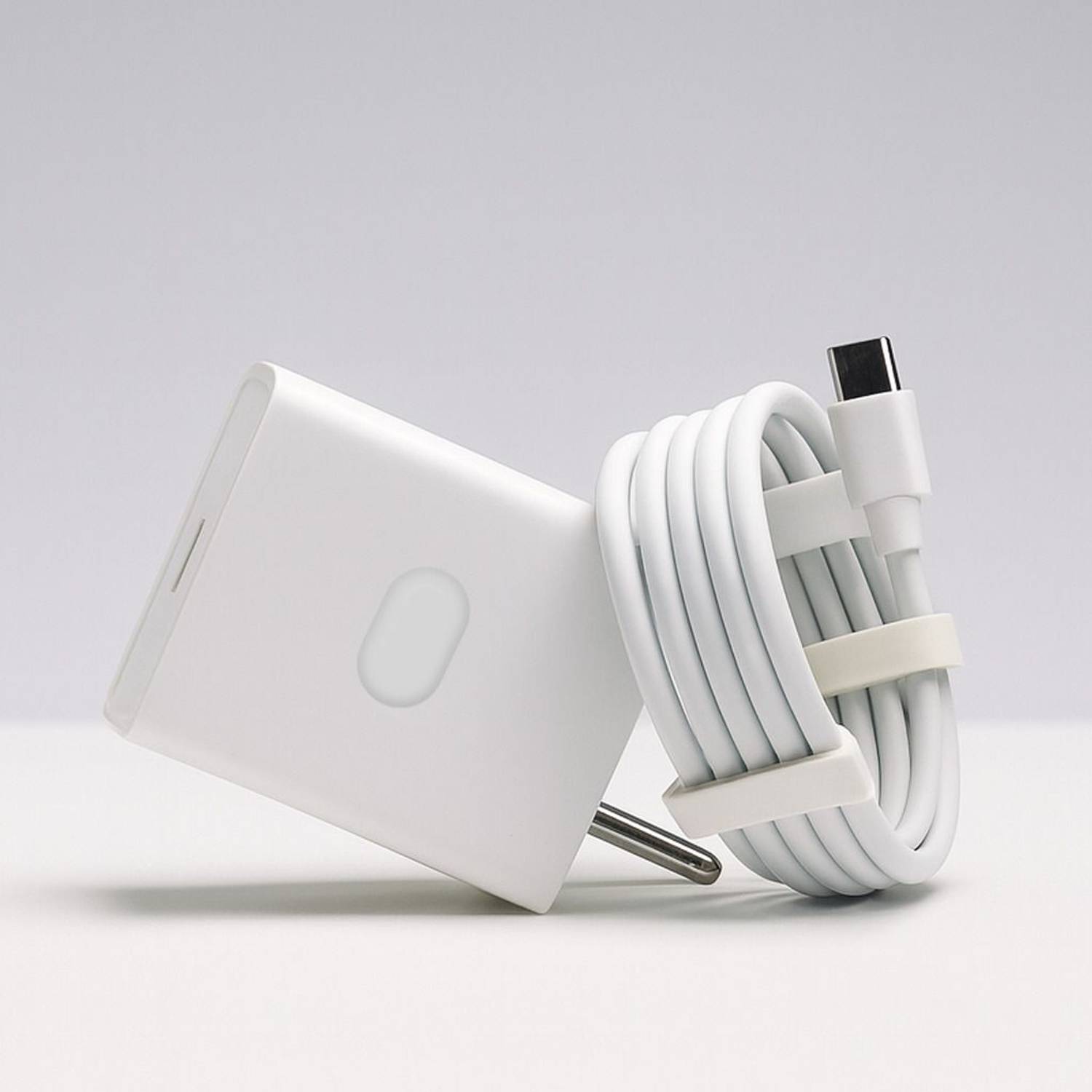 CLAT 33 W SuperVOOC 4 A Wall Charger for Mobile with Detachable C