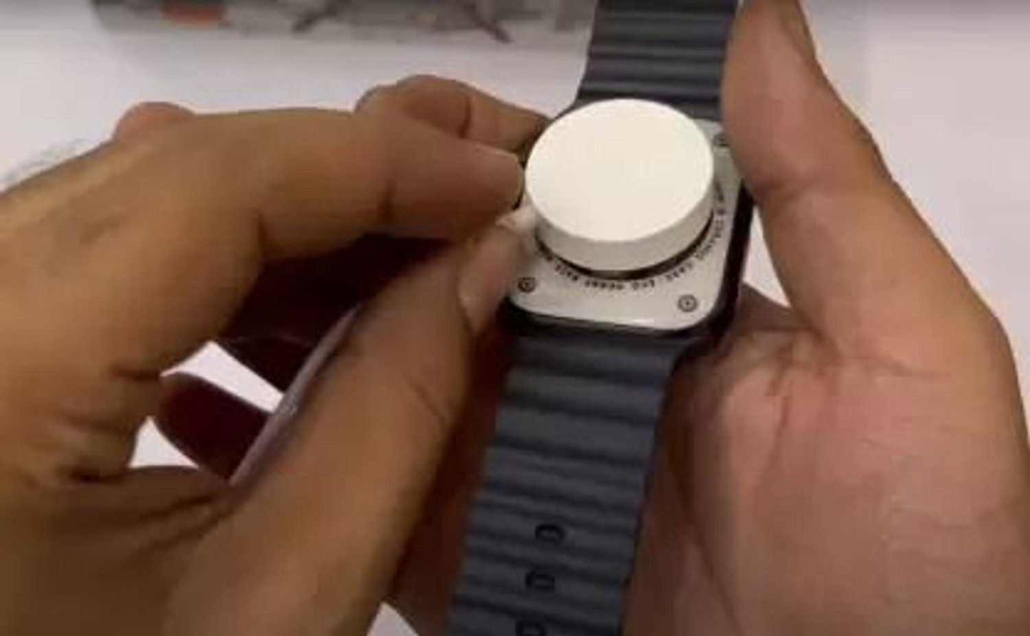 Image of VMWAZRJNVC T800 Ultra Smartwatch Magnetic Mini Wireless Charger Charging Pad