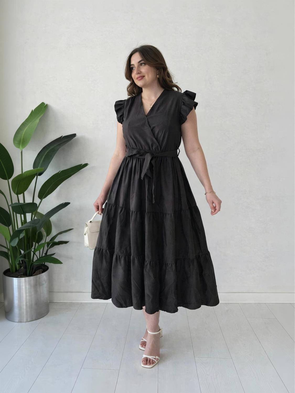 FabFinds Women Tiered Black Maxi/Full Length Dress