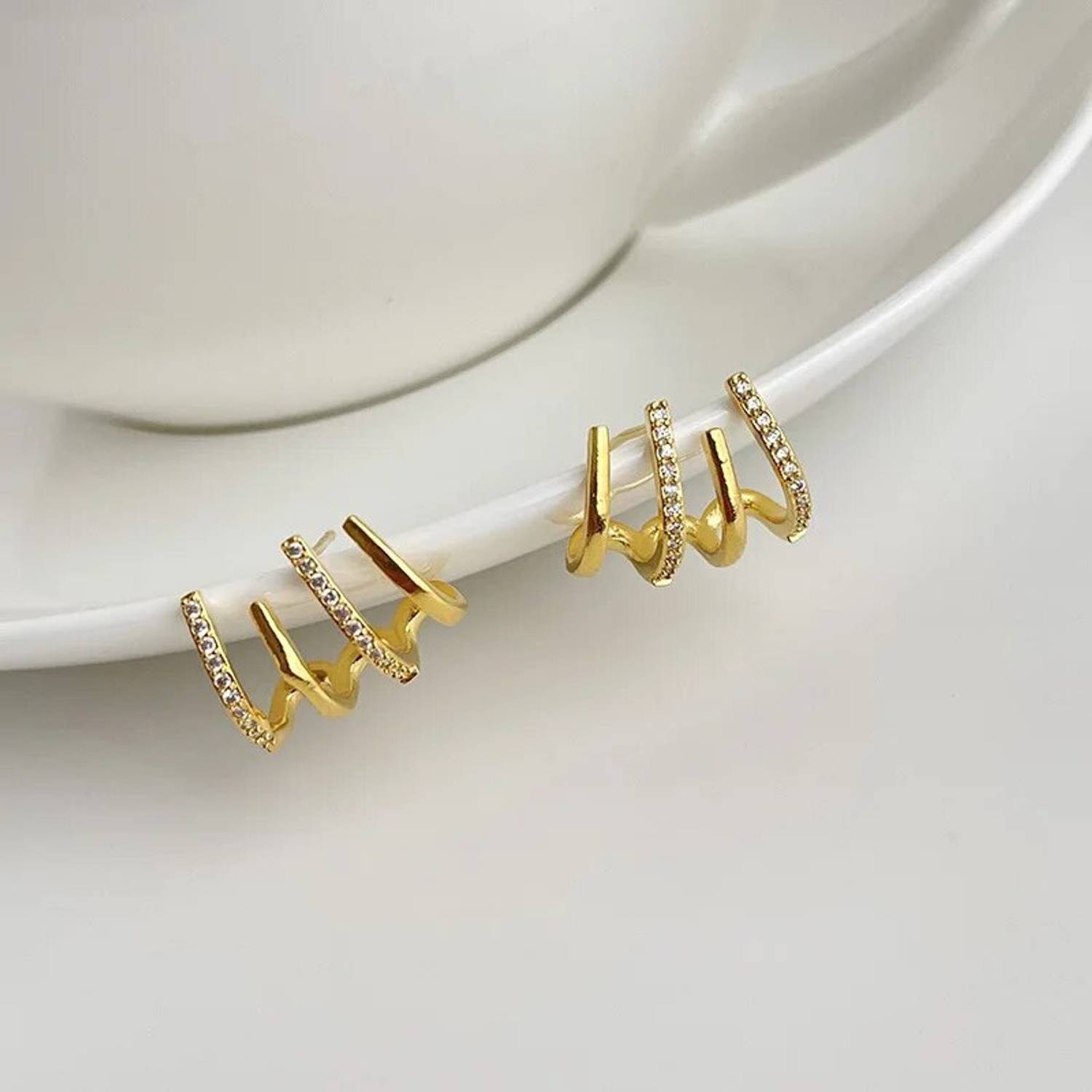 kazare Alloy Stud Earring - Image 3