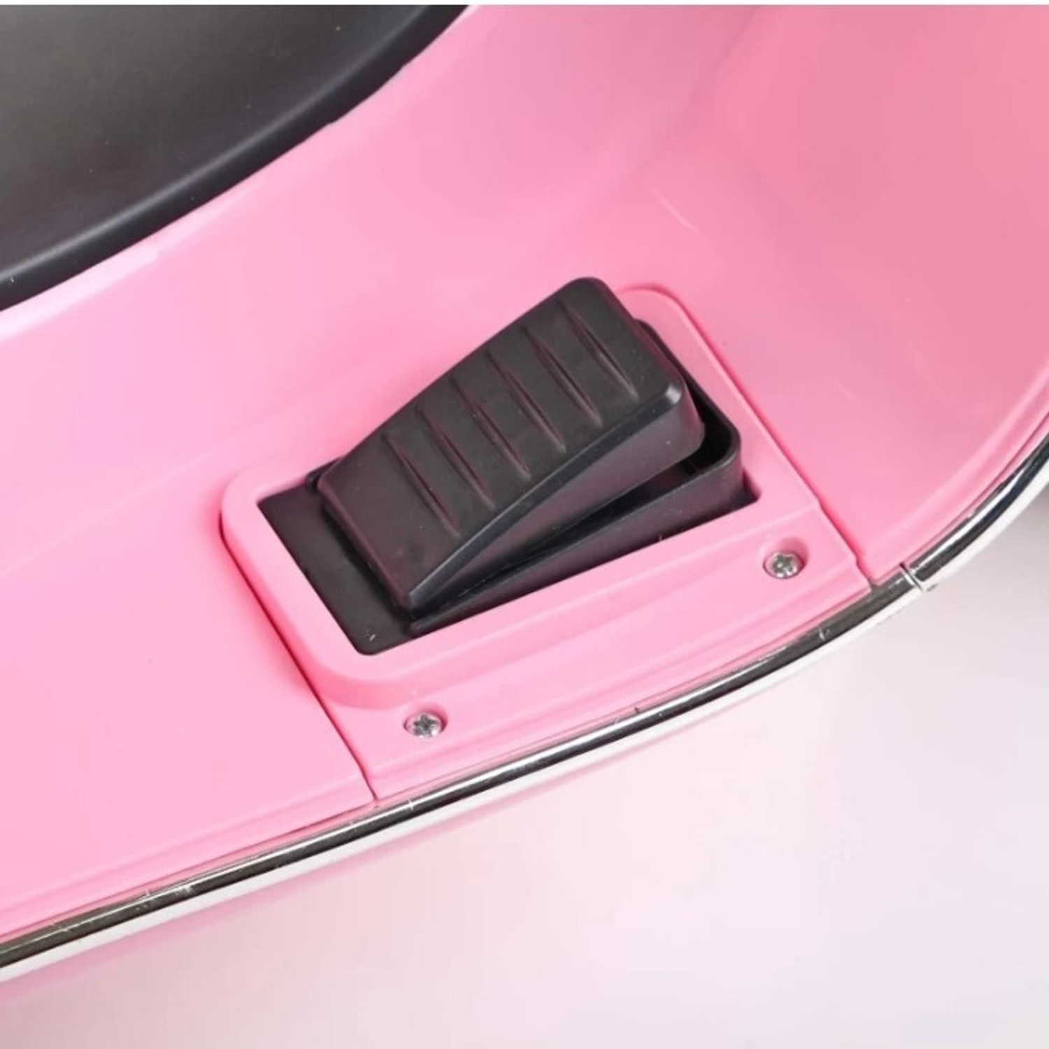Image of oh baby Scooter Battery Operated Ride On (Pink)
