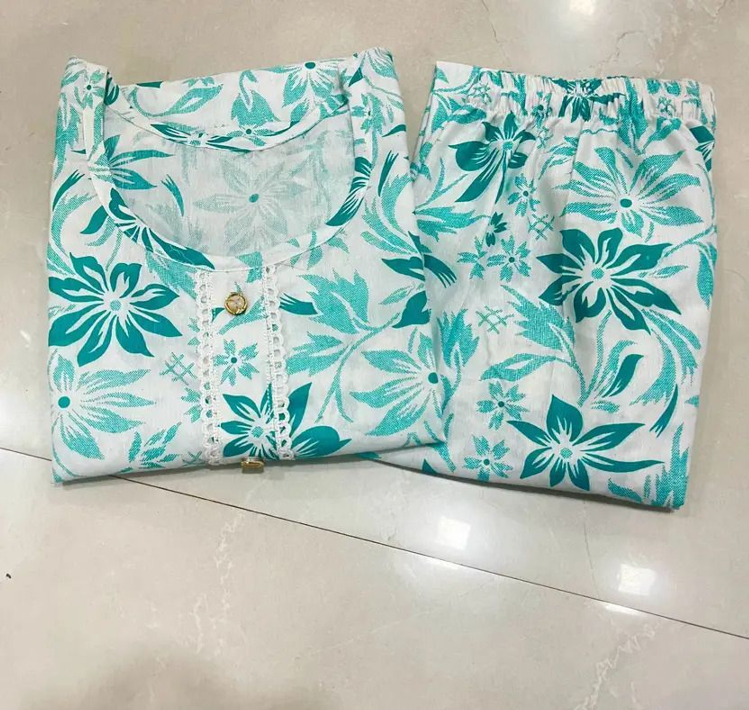 Image of Leafhandlooms Women Kurta and Pant Set