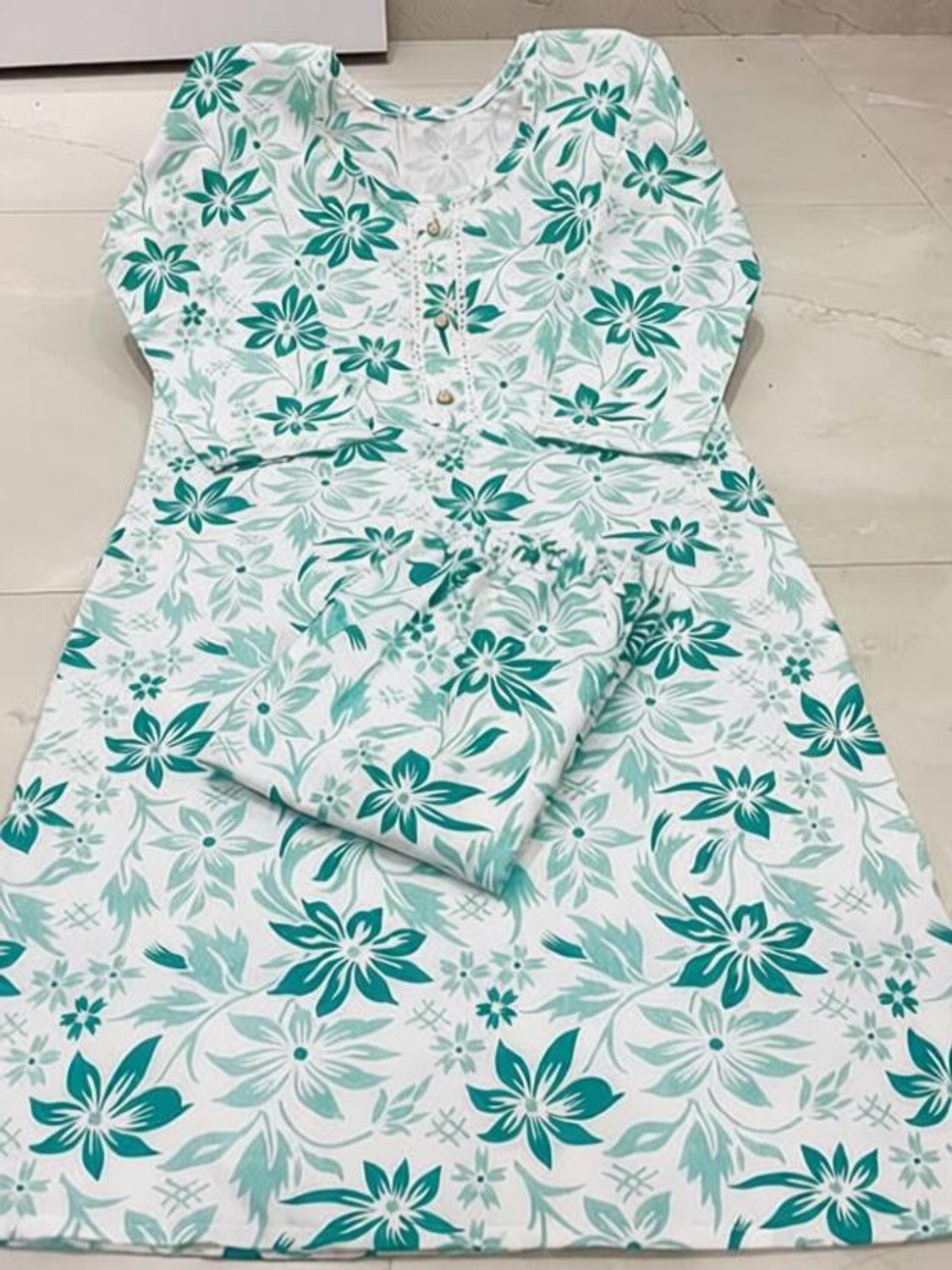 Image of Leafhandlooms Women Kurta and Pant Set