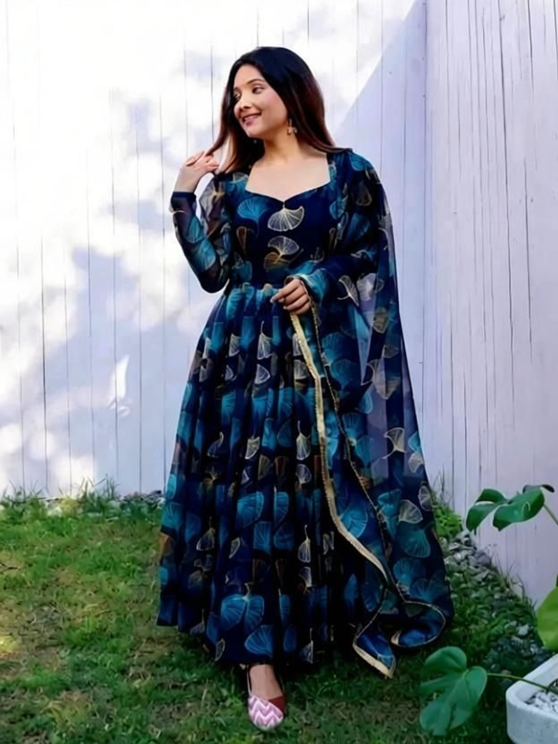 Image of SHISHKALA Women Kurta and Dupatta Set