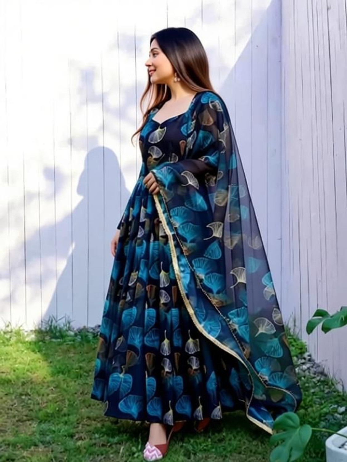 Image of SHISHKALA Women Kurta and Dupatta Set
