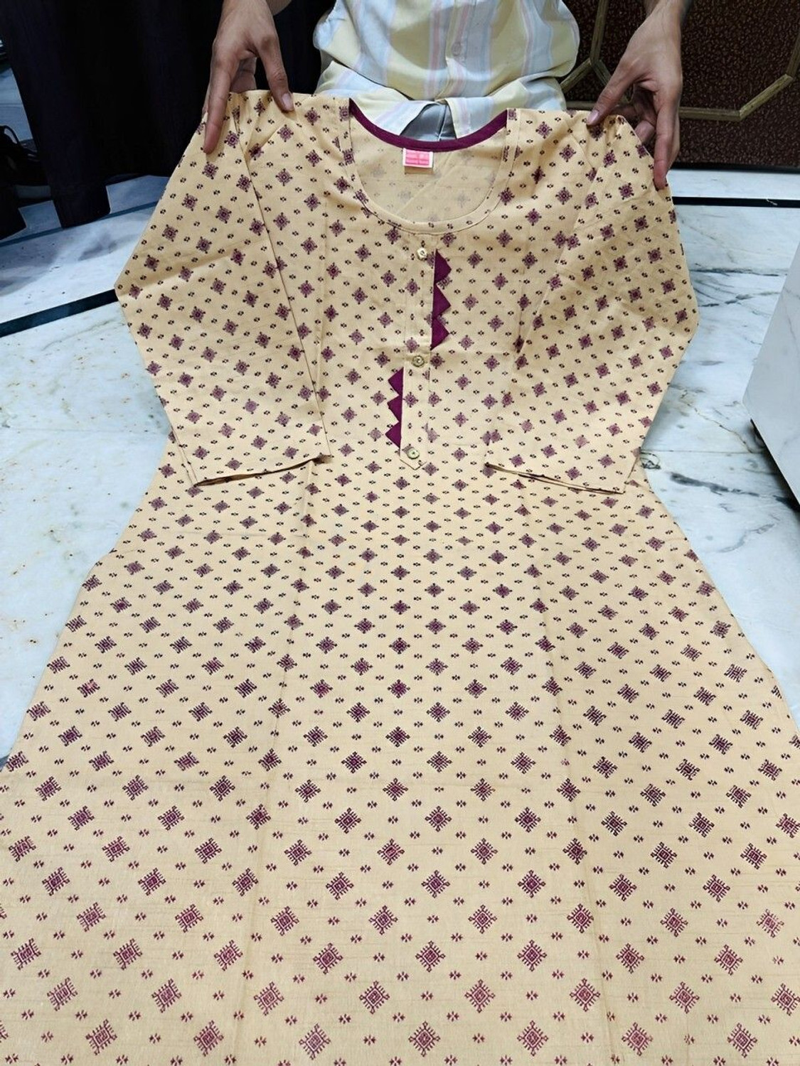 Image of Leafhandlooms Women Kurta and Pant Set