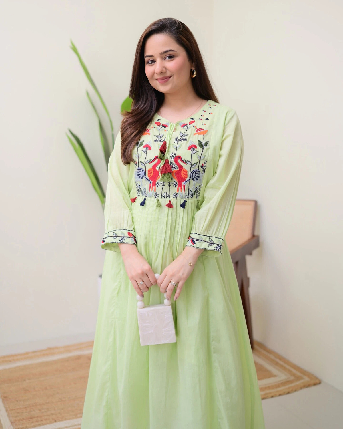 Image of NAKSHKURTIS Women Kurta Pant Set