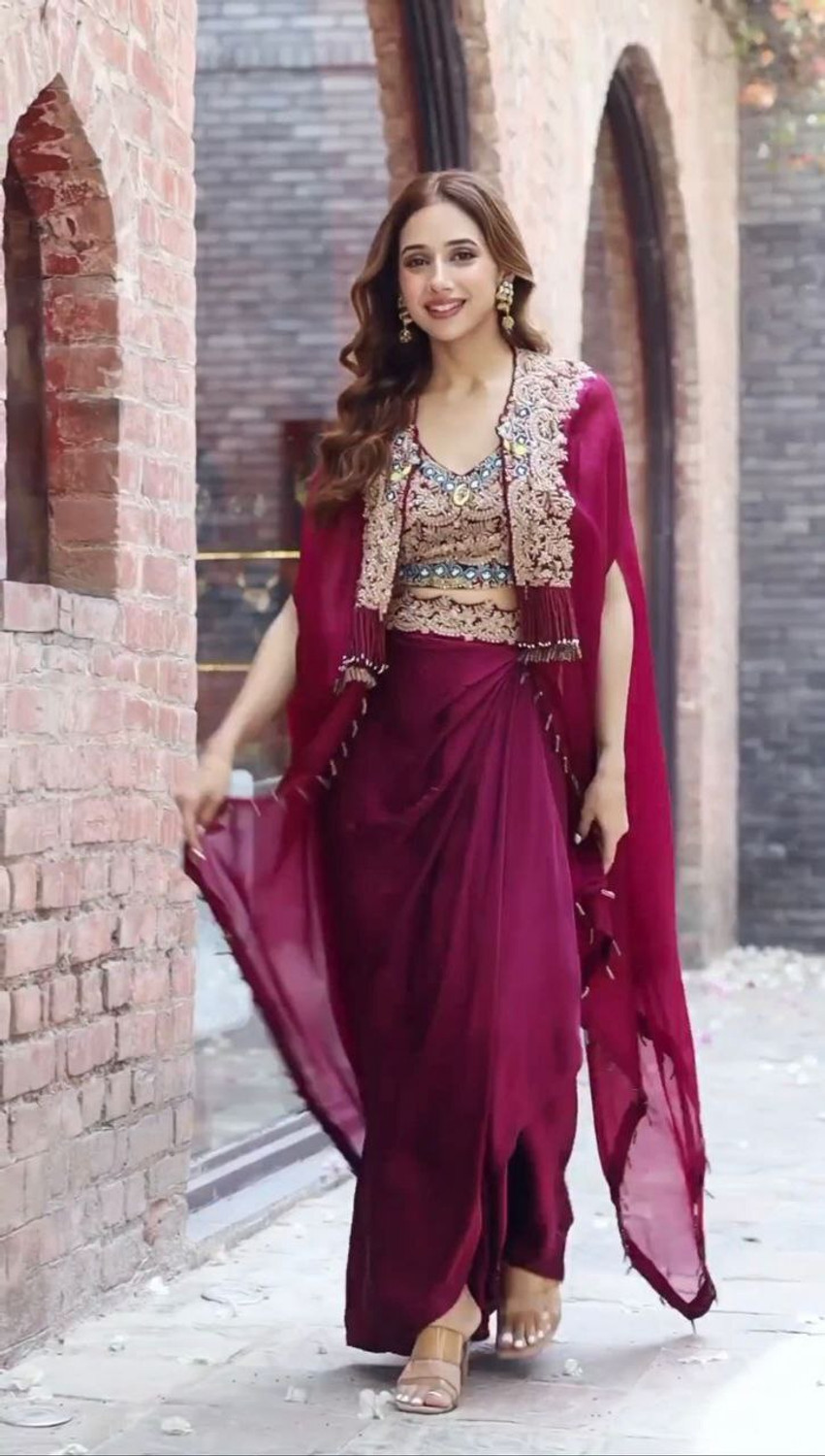 Image of NILORMYFASHION Women Crop Top Skirt Cape Set