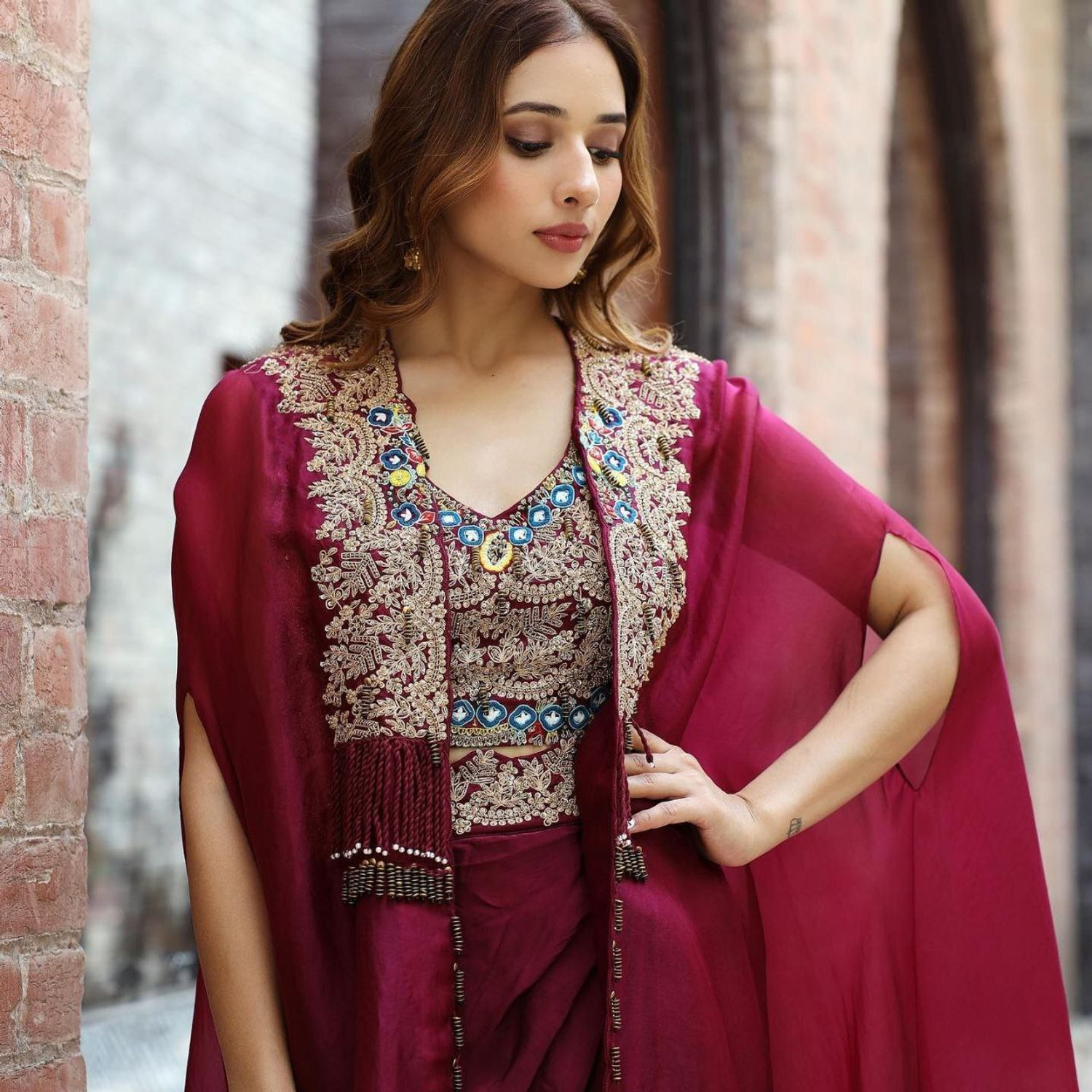 Image of NILORMYFASHION Women Crop Top Skirt Cape Set