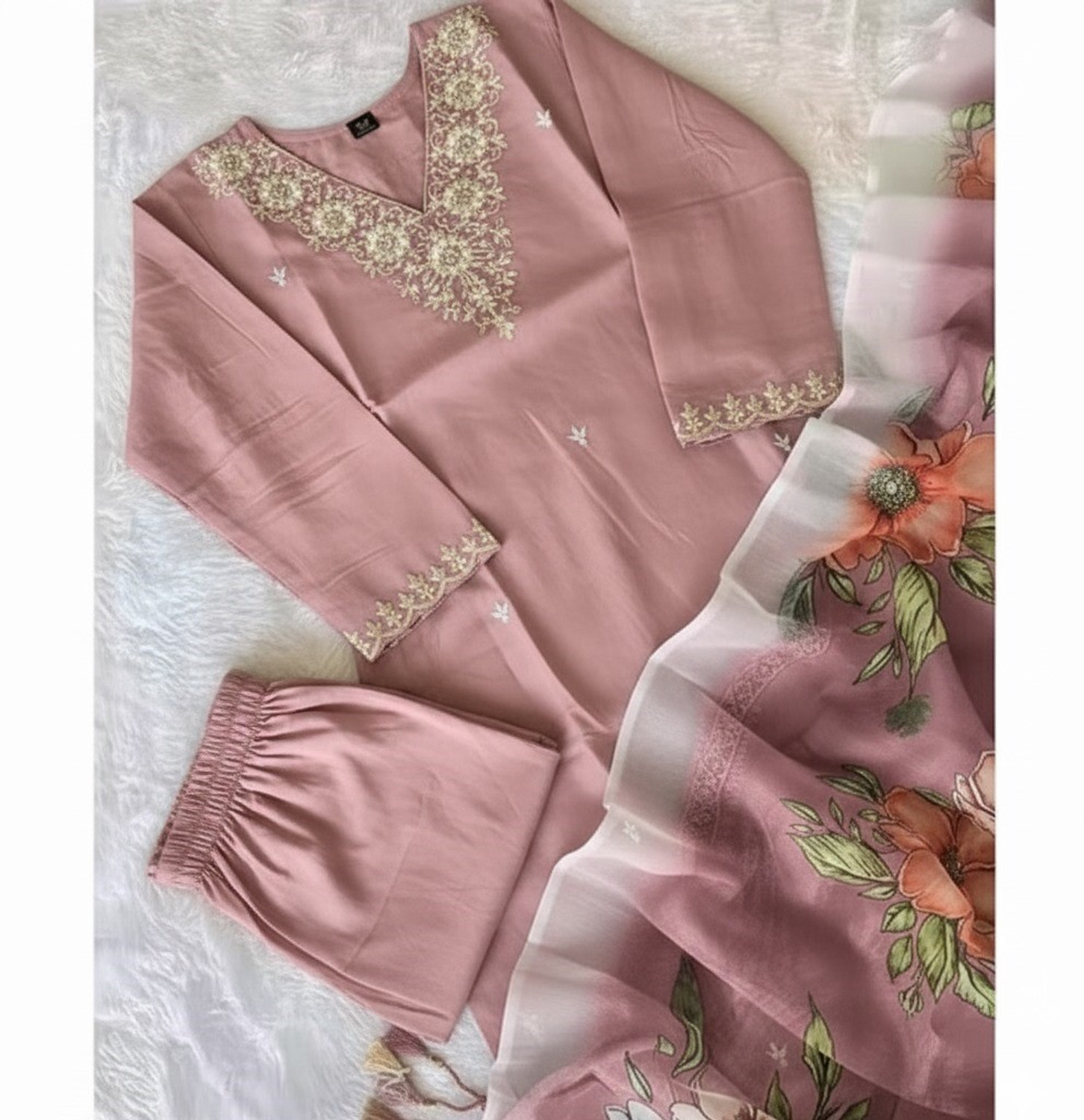 Image of MEERAVYAENTERPRISE Women Kurta Pant Dupatta Set