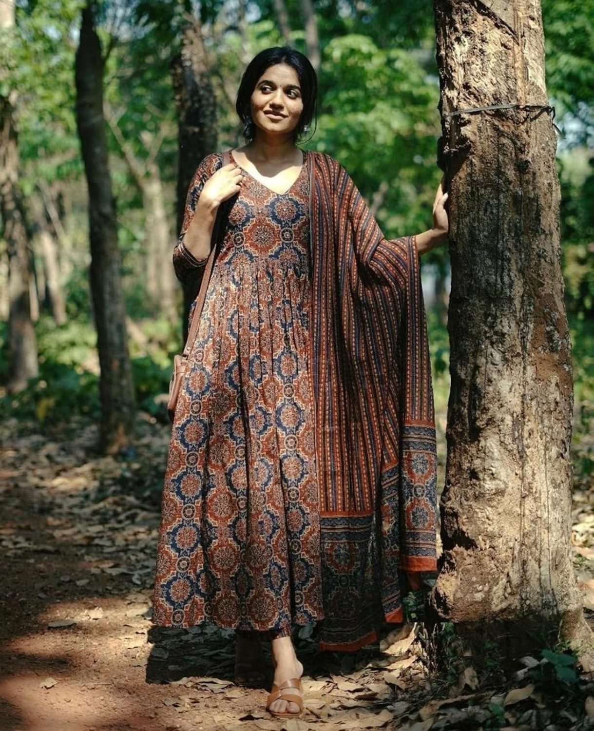 Image of WEARISM Women Kurta Pant Dupatta Set
