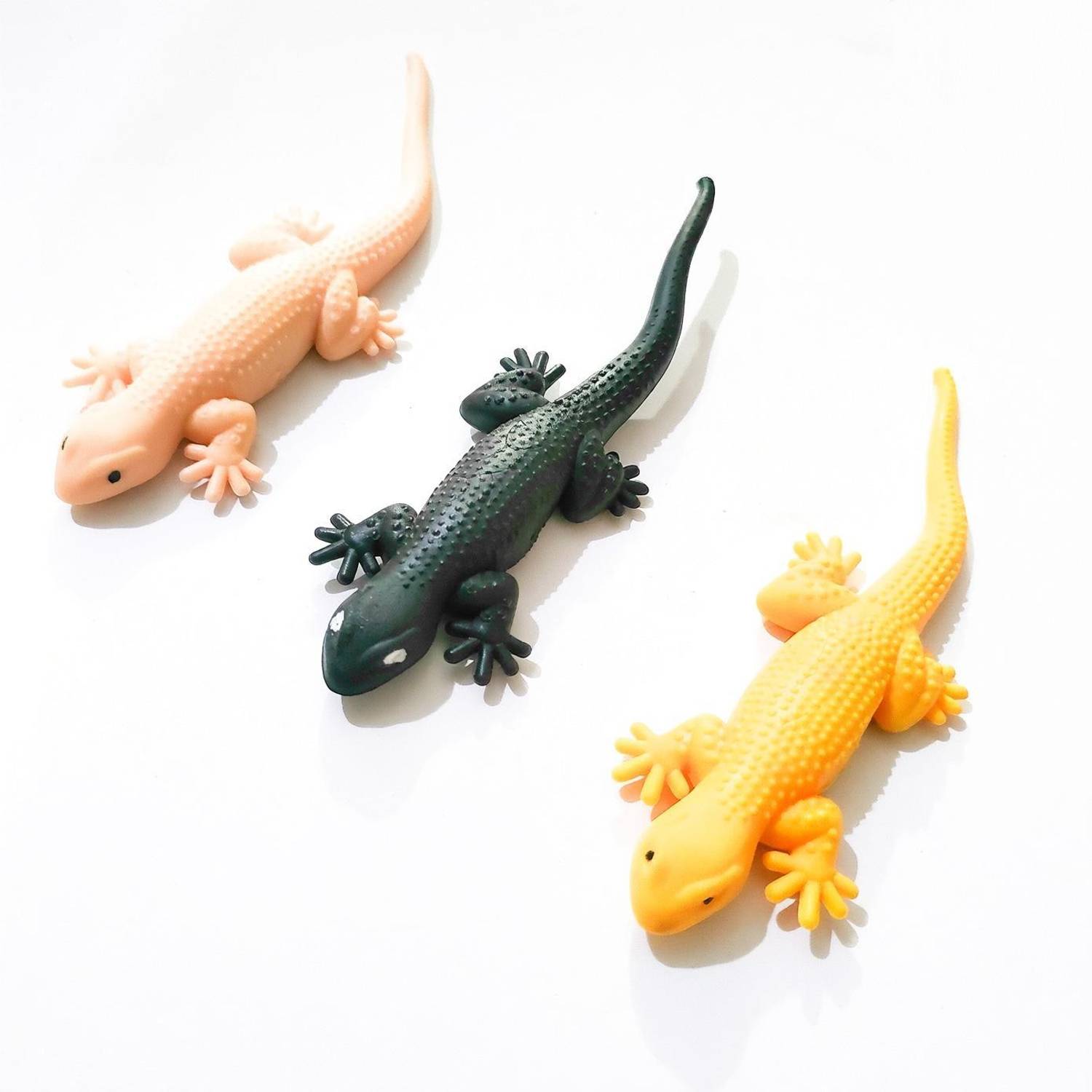 4GX Pack of 3 Fake Lizard House Gecko Rubber Practical Jokes & Prank Trick Toys Prank Toys Rubber Lizard Gag Toy