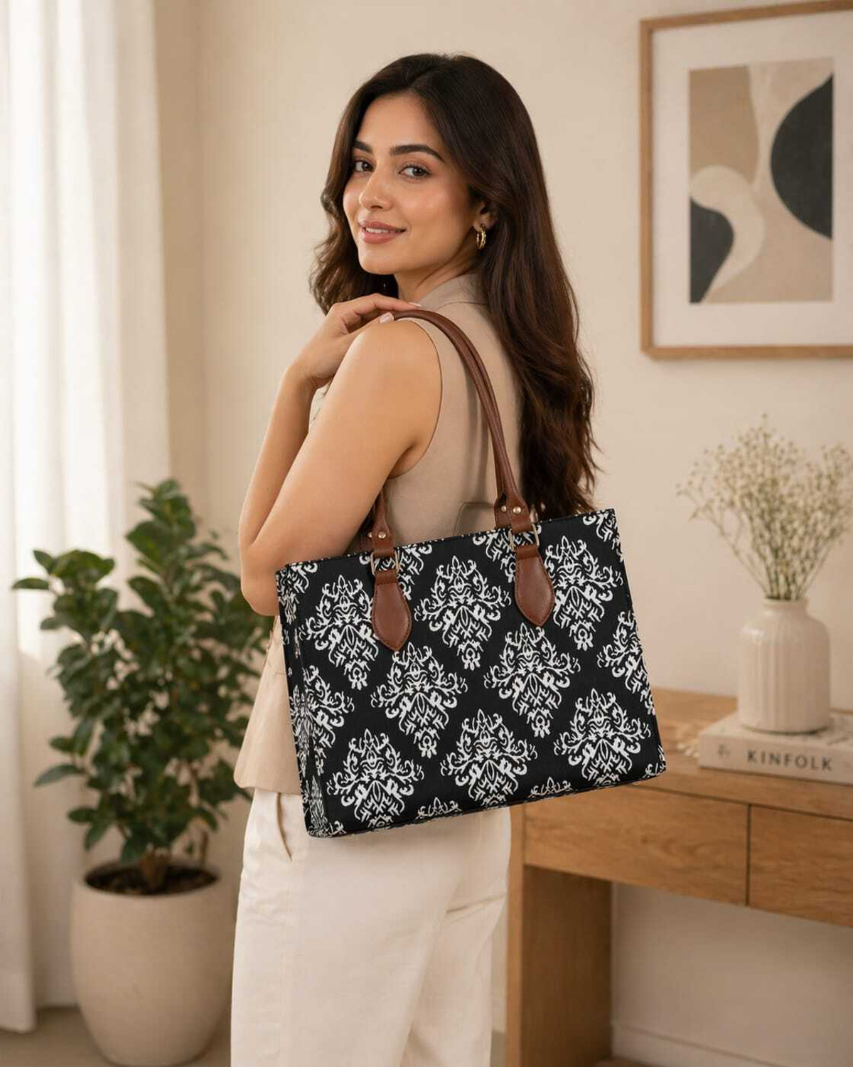 Image of LUXENTRA Women Black Tote