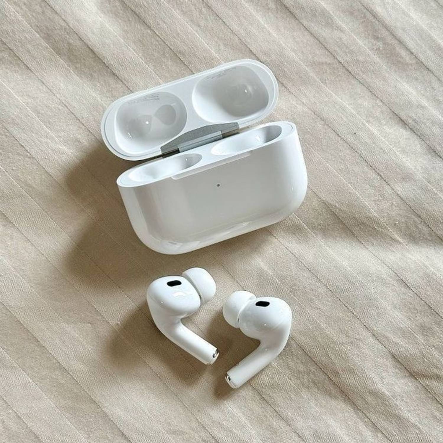 TOWST Airdrops Beatbox 161 Black Wireless Earbuds - Image 4