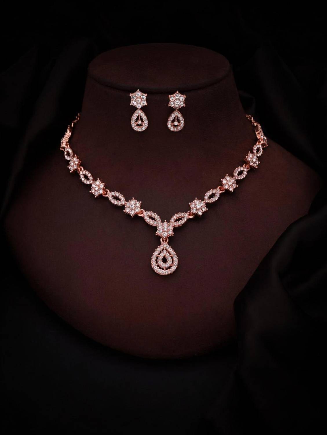 bulsenk Alloy Silver Silver, White Jewellery Set