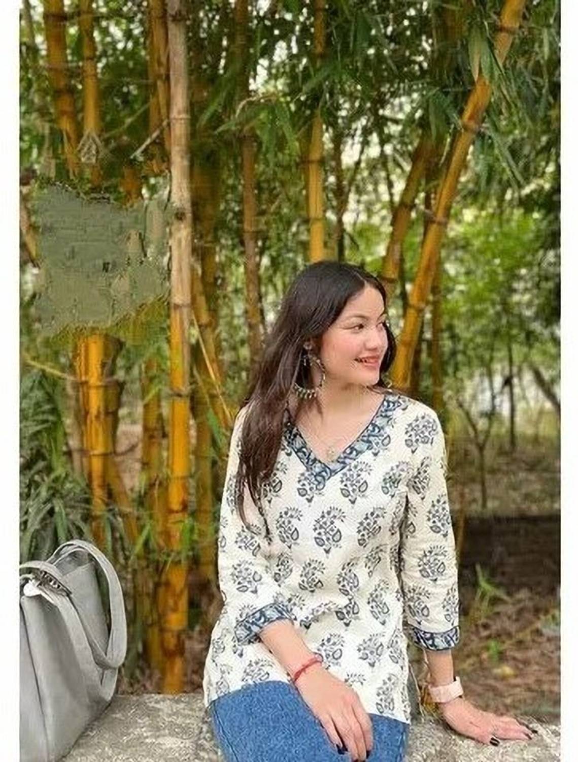 HYTEN Women Printed Viscose Rayon Straight Kurta (Beige, Grey)