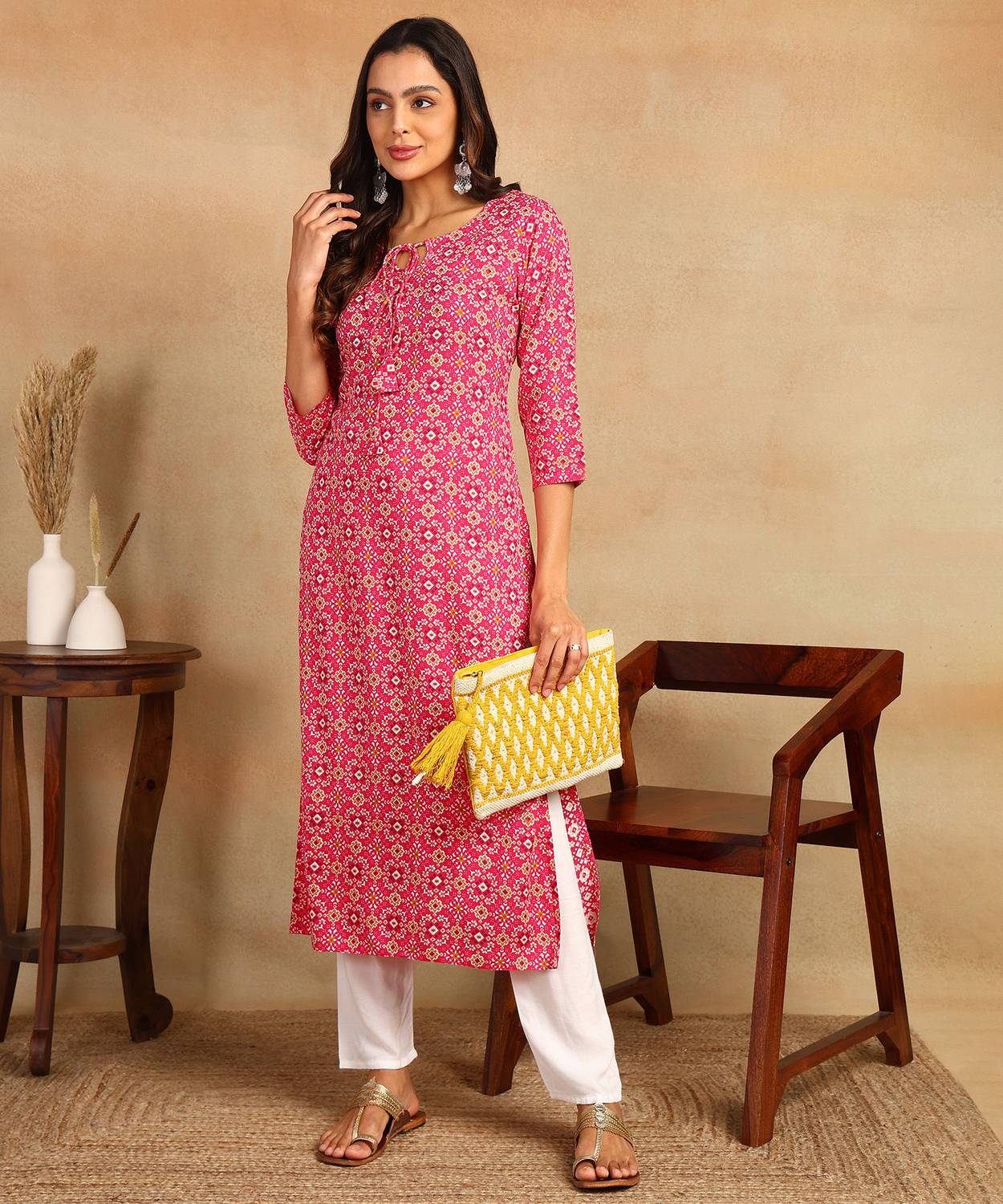 mokshi Women Printed Viscose Rayon Straight Kurta (Multicolor)