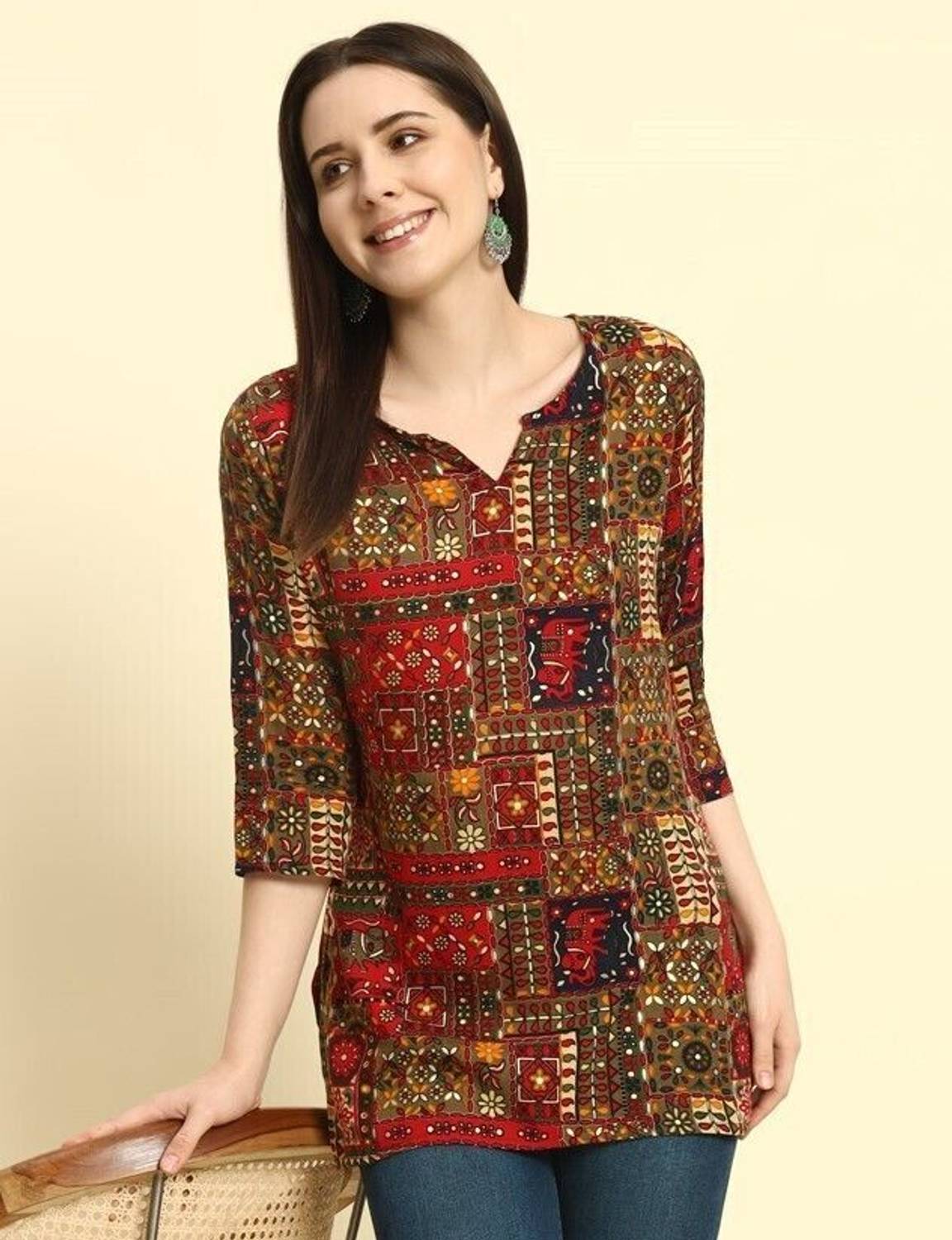 Zyla Women Printed Viscose Rayon Straight Kurta (Maroon)