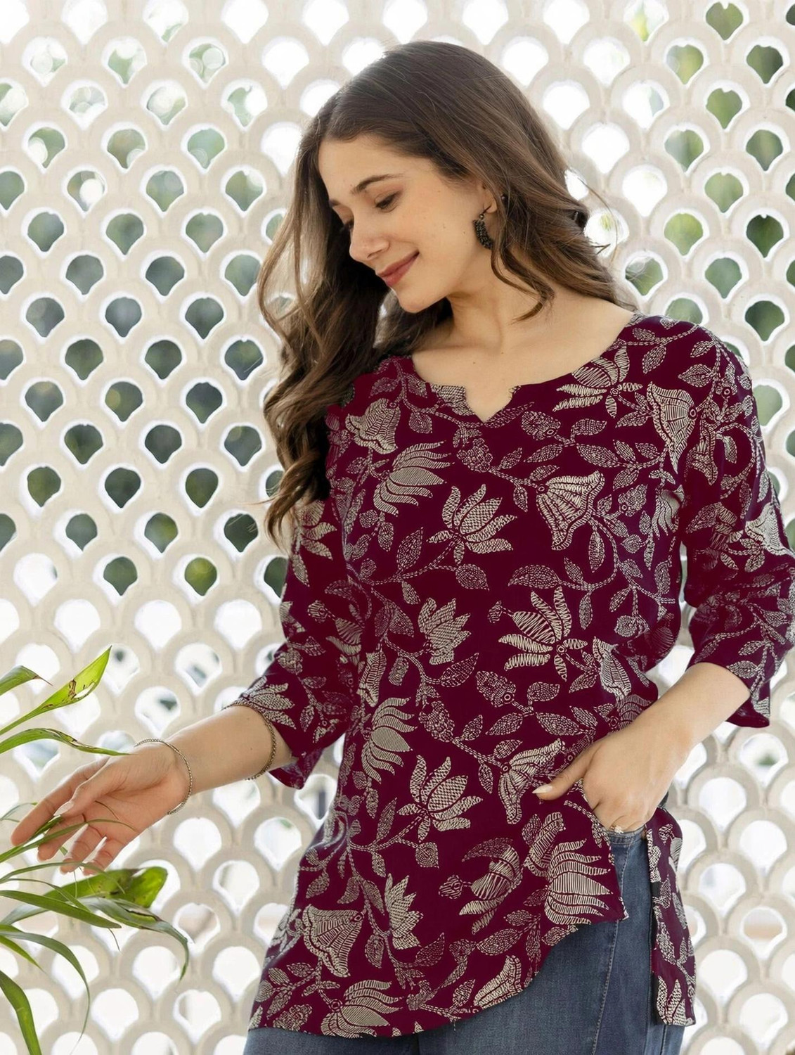 Image of HYTEN Women Floral Print Straight Kurta