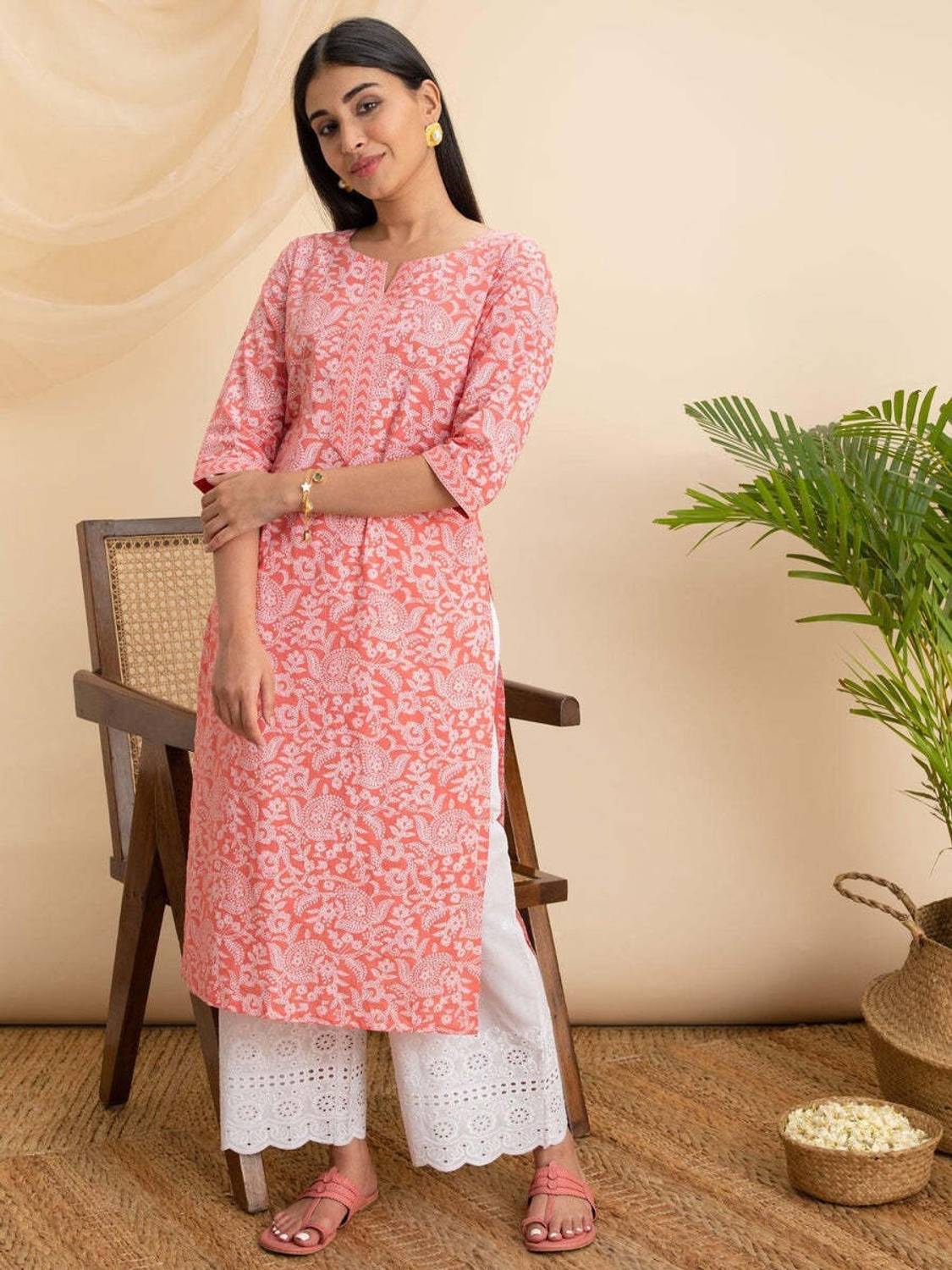 Kamex Women Printed Cotton Blend Straight Kurta (Multicolor)