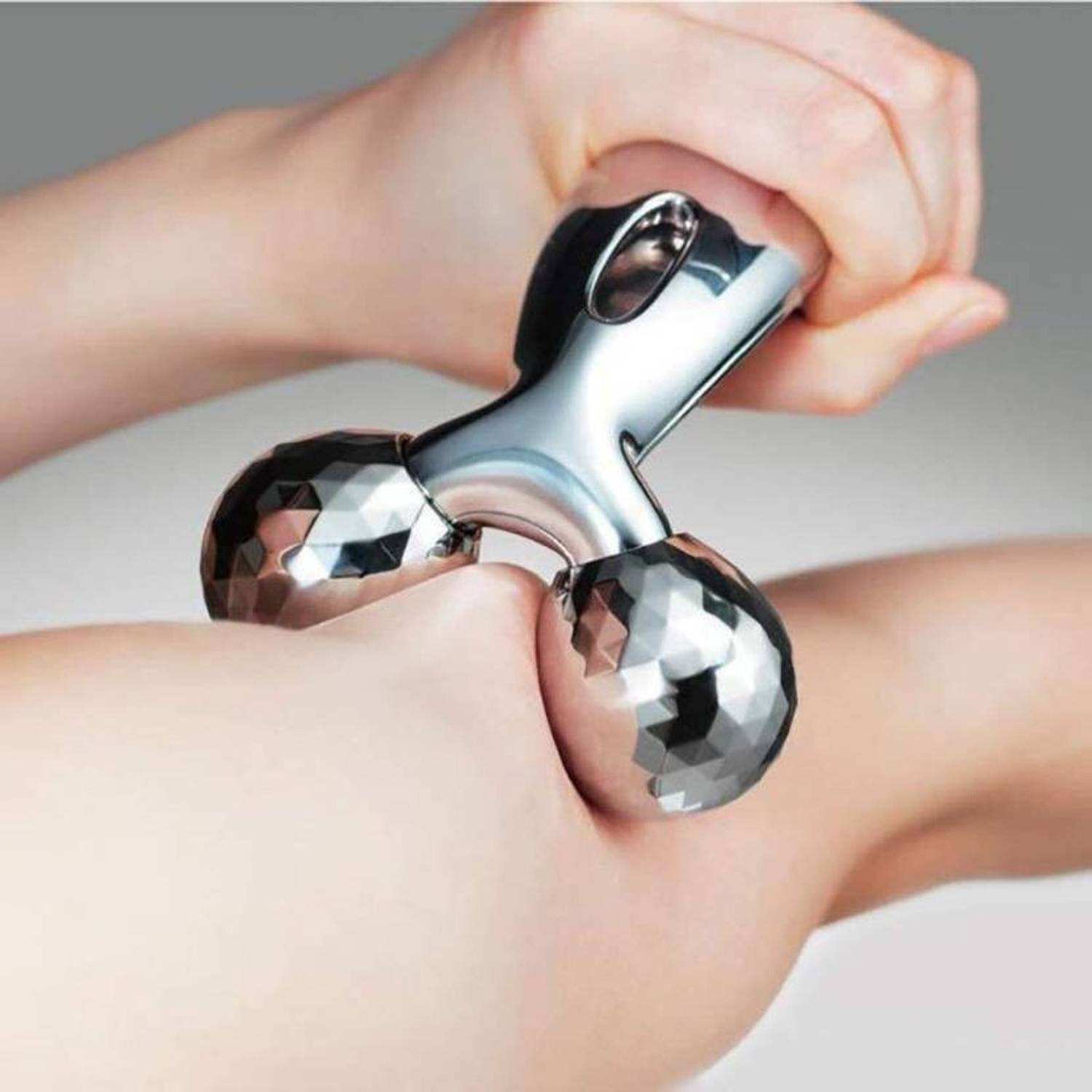 Oxfo 3D Y Shape Aluminium Face Roller Massager - Image 2