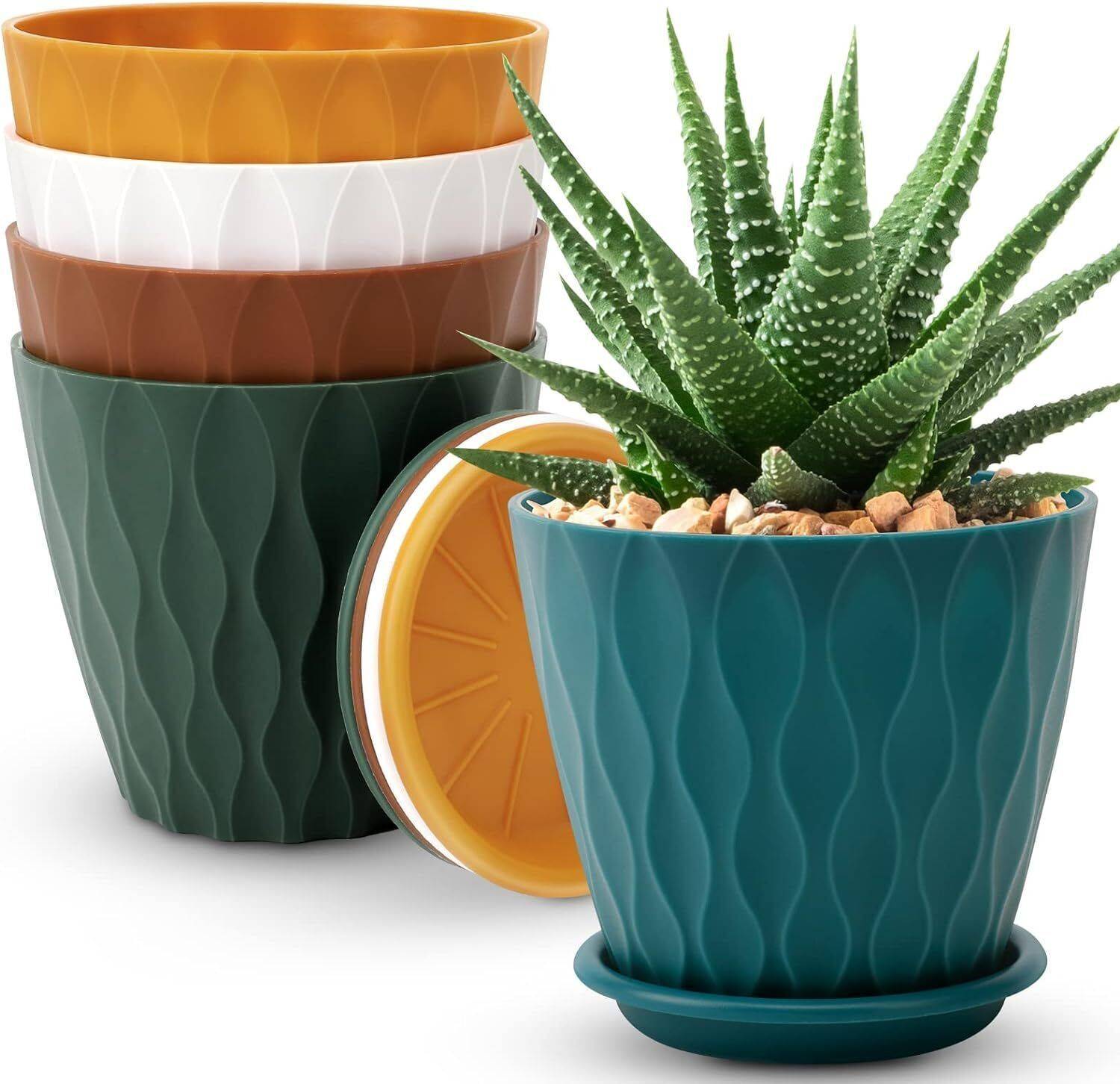 BGE Multicolor Groovy plastic pots with bottom plates Plant Container Set