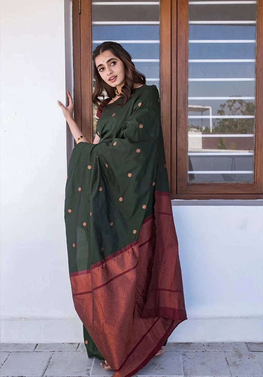 Avantika Fashion Kanjivaram Silk Saree - Image 3