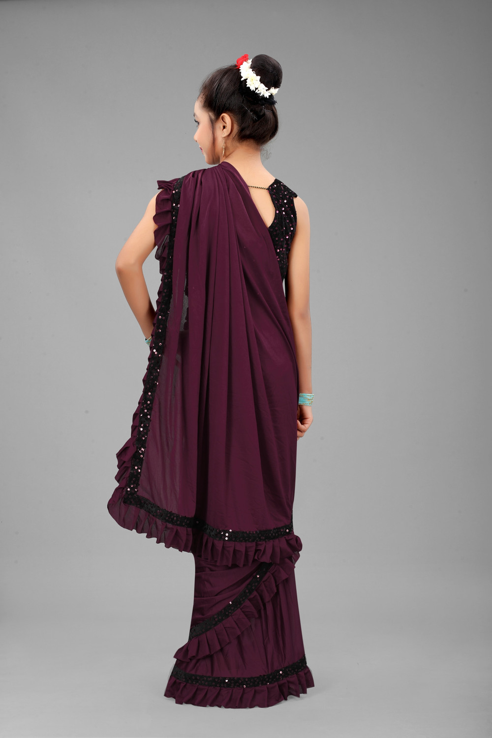 Image of HERVALLY Embellished Bollywood Lycra Blend Saree