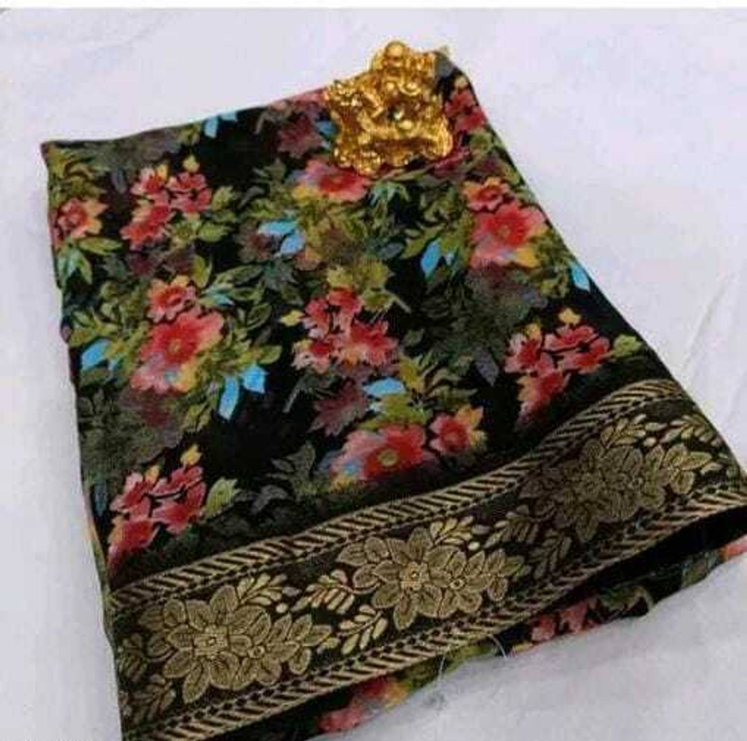 siddhifashion Printed Daily Wear Georgette Saree (Black)
