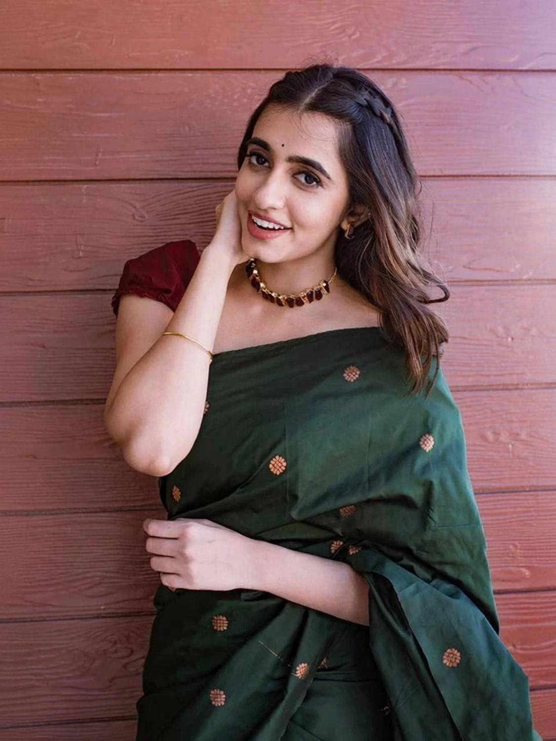 Avantika Fashion Kanjivaram Silk Saree - Image 1