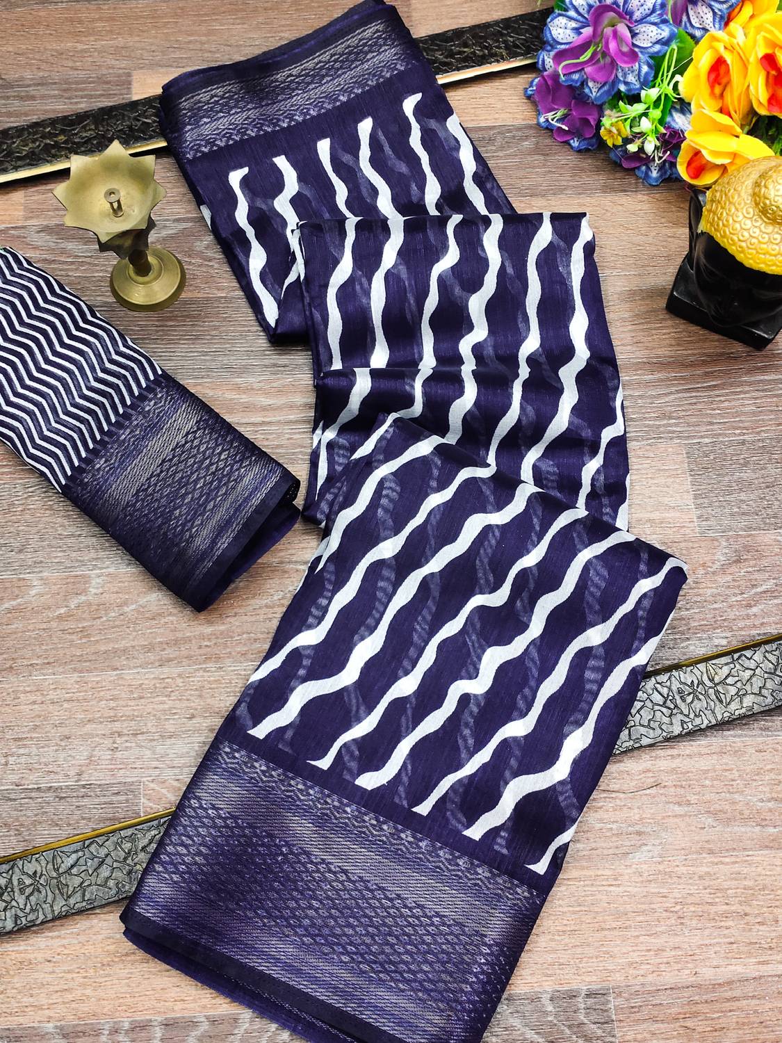 Bandhanivilla Striped Bollywood Cotton Blend Saree