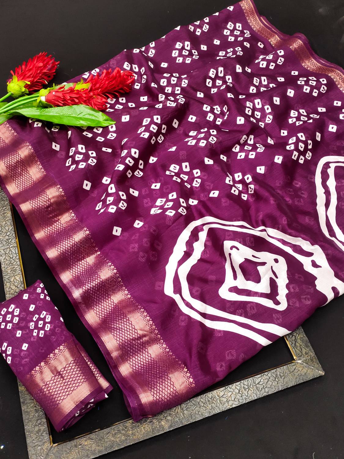 Bandhanivilla Printed Bandhani Cotton Blend Saree