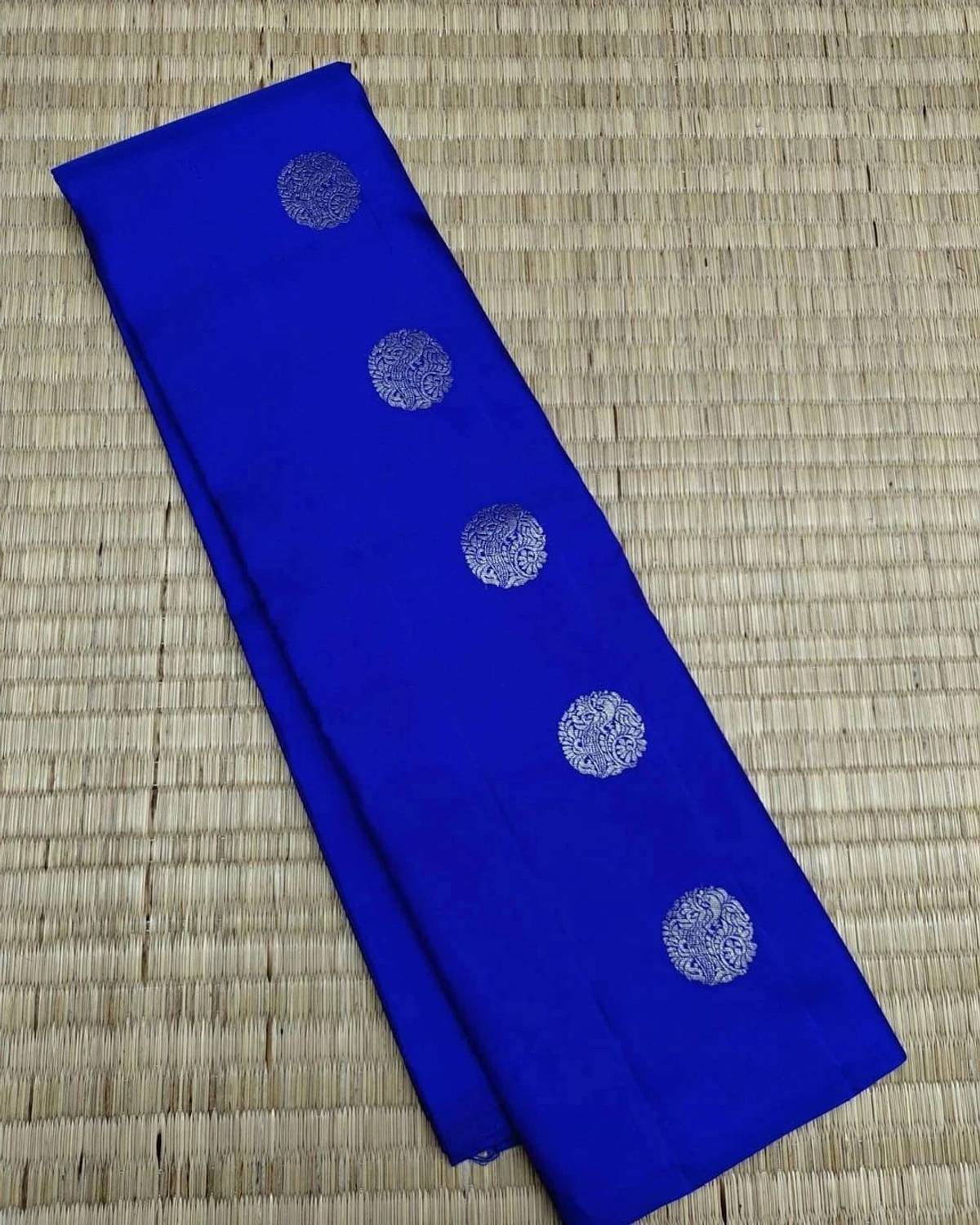 VASTUKALA Woven Kanjivaram Pure Silk, Art Silk Saree