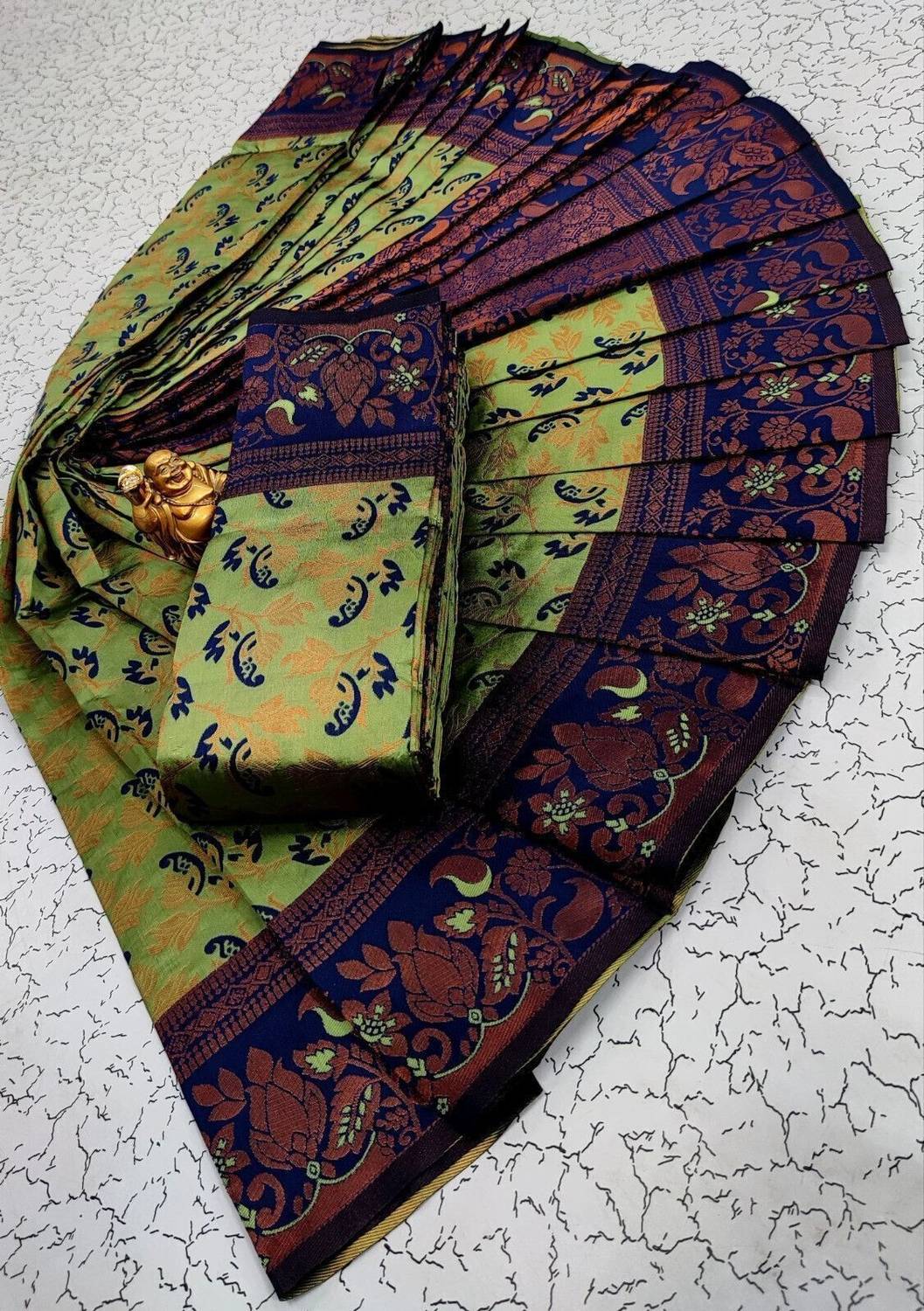 AVANTIKA FASHION Woven Kanjivaram Pure Silk, Art Silk Saree
