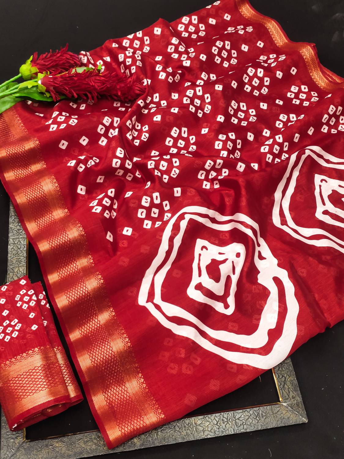 Bandhanivilla Printed Bandhani Cotton Blend Saree