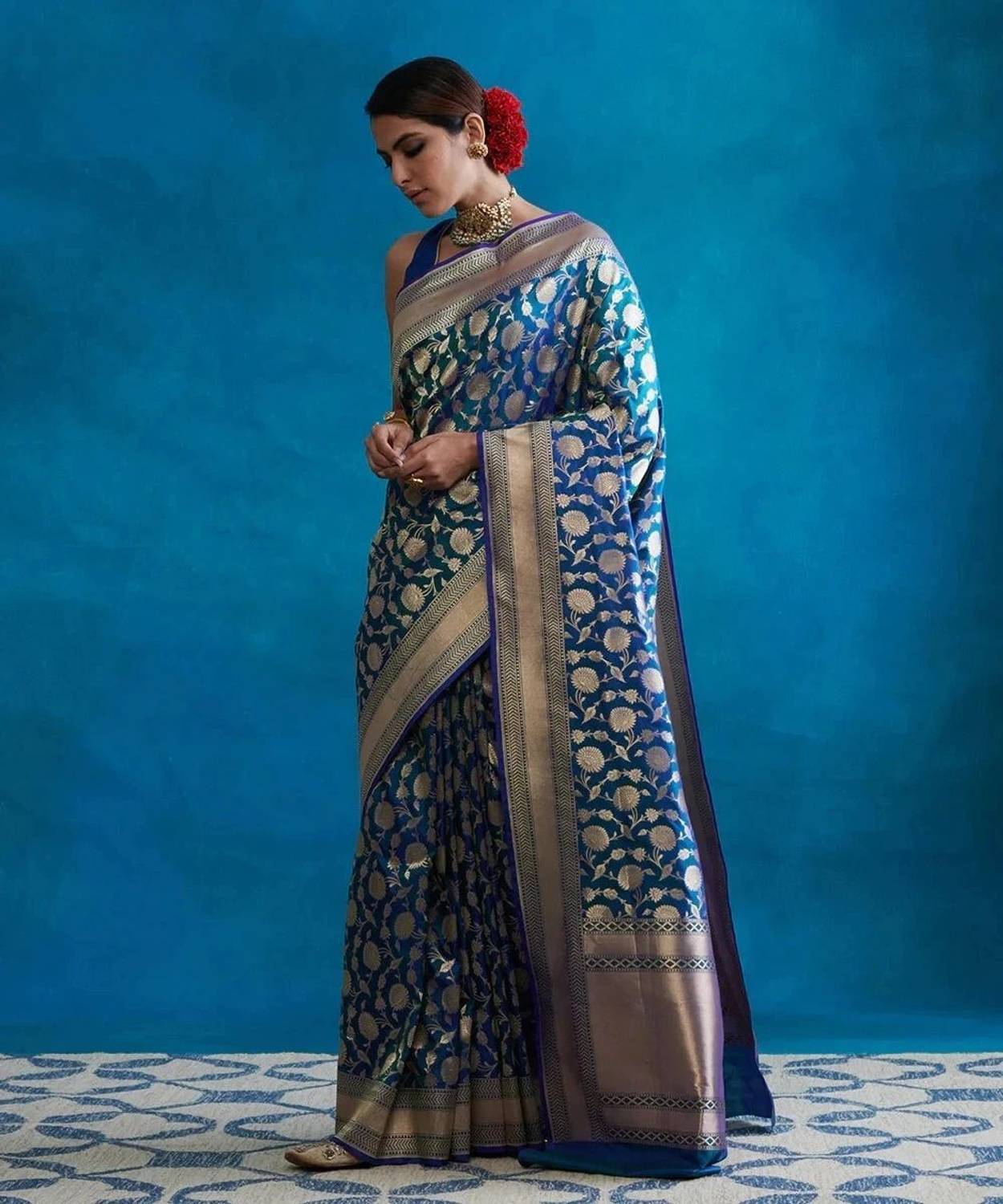 AVANTIKA FASHION Woven Kanjivaram Pure Silk, Art Silk Saree