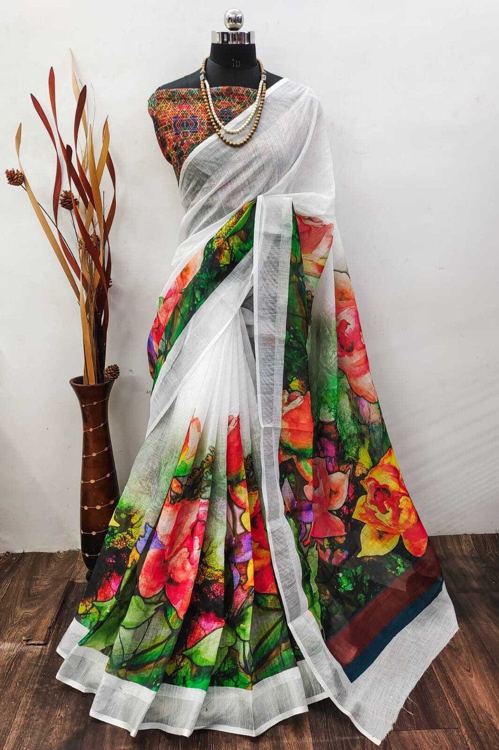Image of AARAANA Woven, Self Design, Geometric Print Kanjivaram Linen Saree