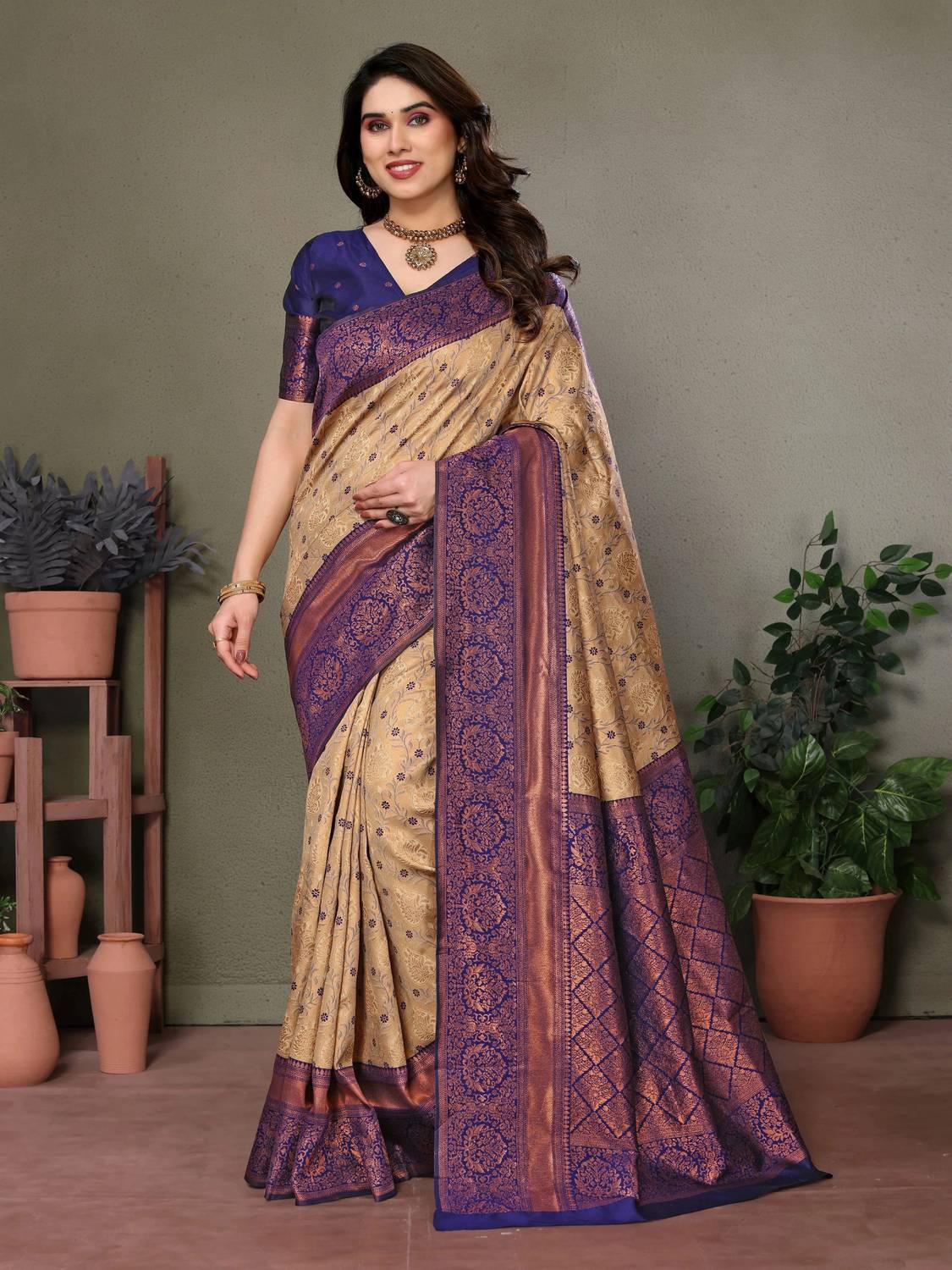 AVANTIKA FASHION Woven Kanjivaram Pure Silk, Art Silk Saree (Mult