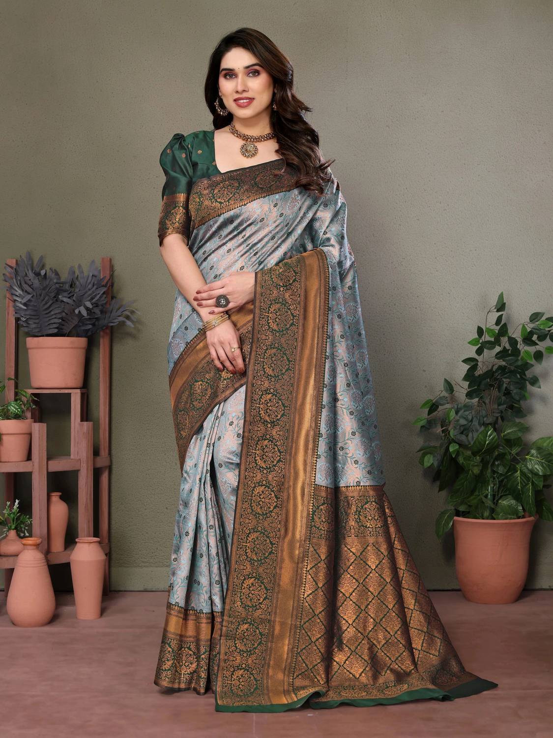 AVANTIKA FASHION Woven Kanjivaram Pure Silk, Art Silk Saree (Mult